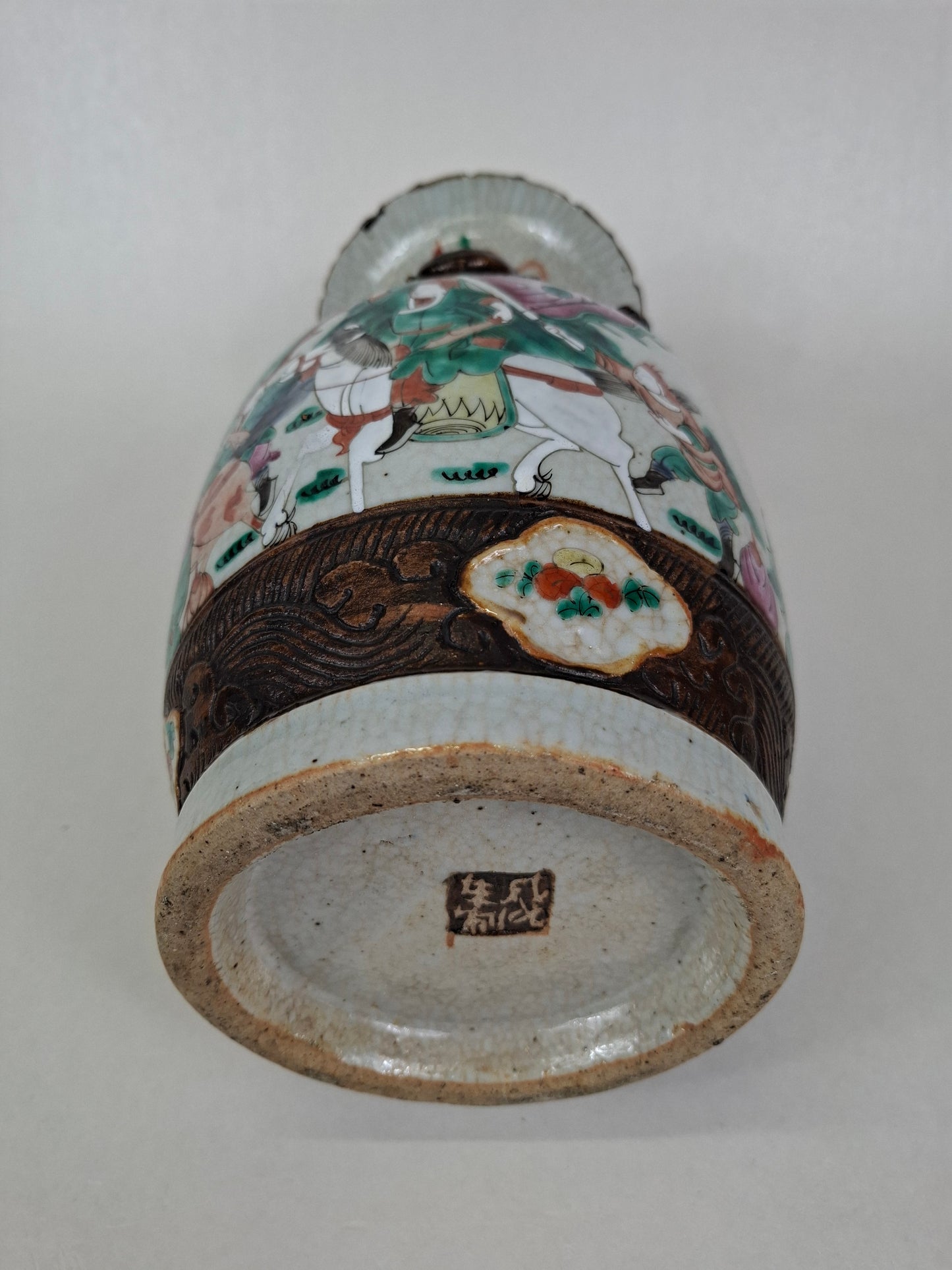 Bình cổ Trung Quốc Nanking trang trí với cảnh chiến binh // Triều đại Qing - thế kỷ 19