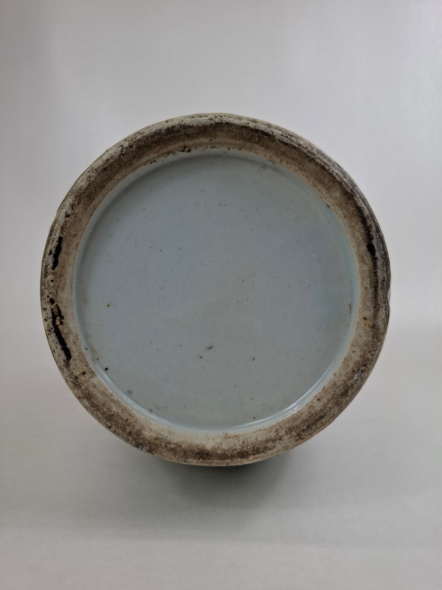 Vaso chinês antigo decorado com peônias e cervos // Período da República (1912-1949)