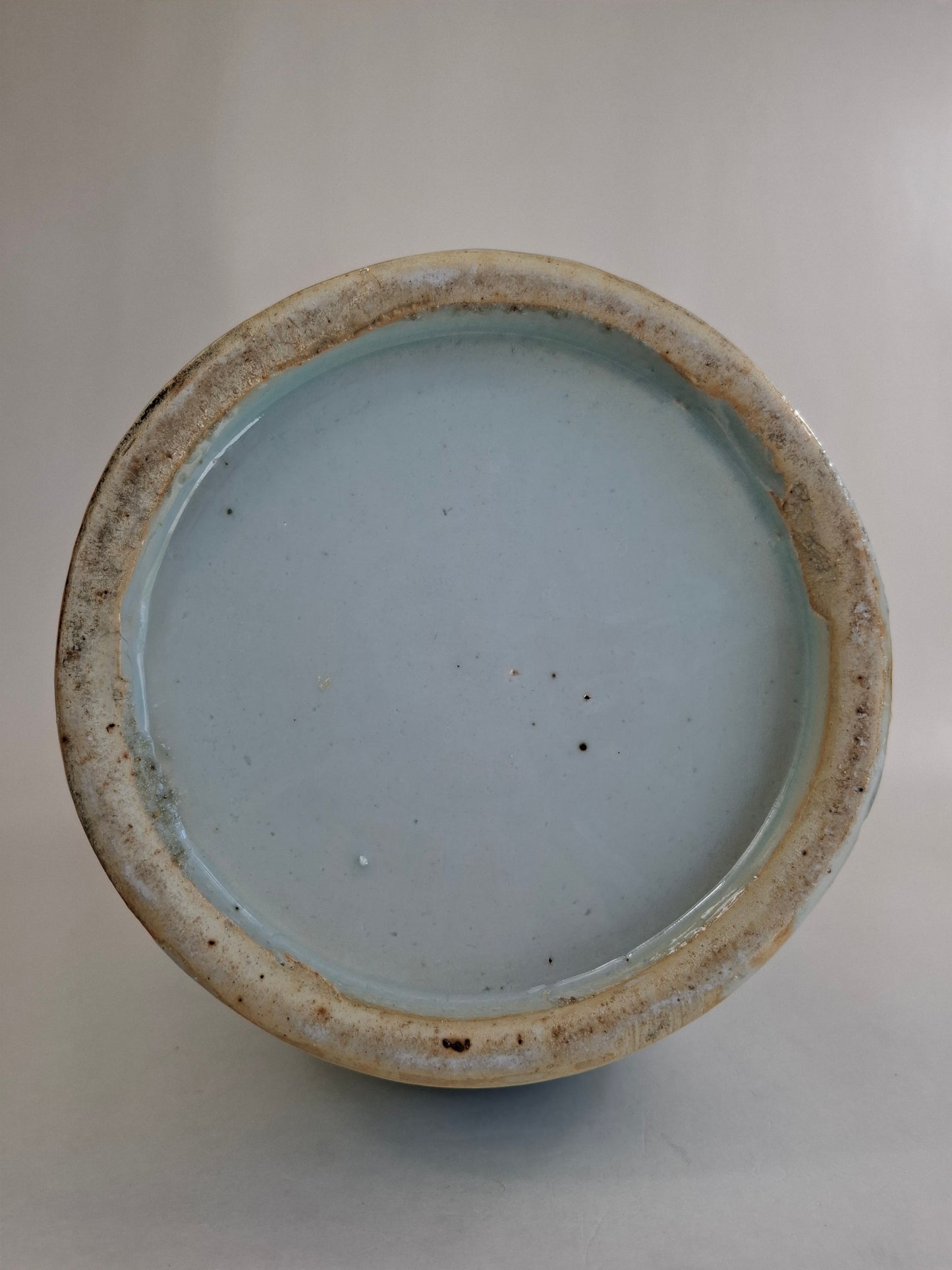 مزهرية صينية قديمة كبيرة مزينة بمنظر طبيعي // عهد أسرة تشينغ - القرن التاسع عشر