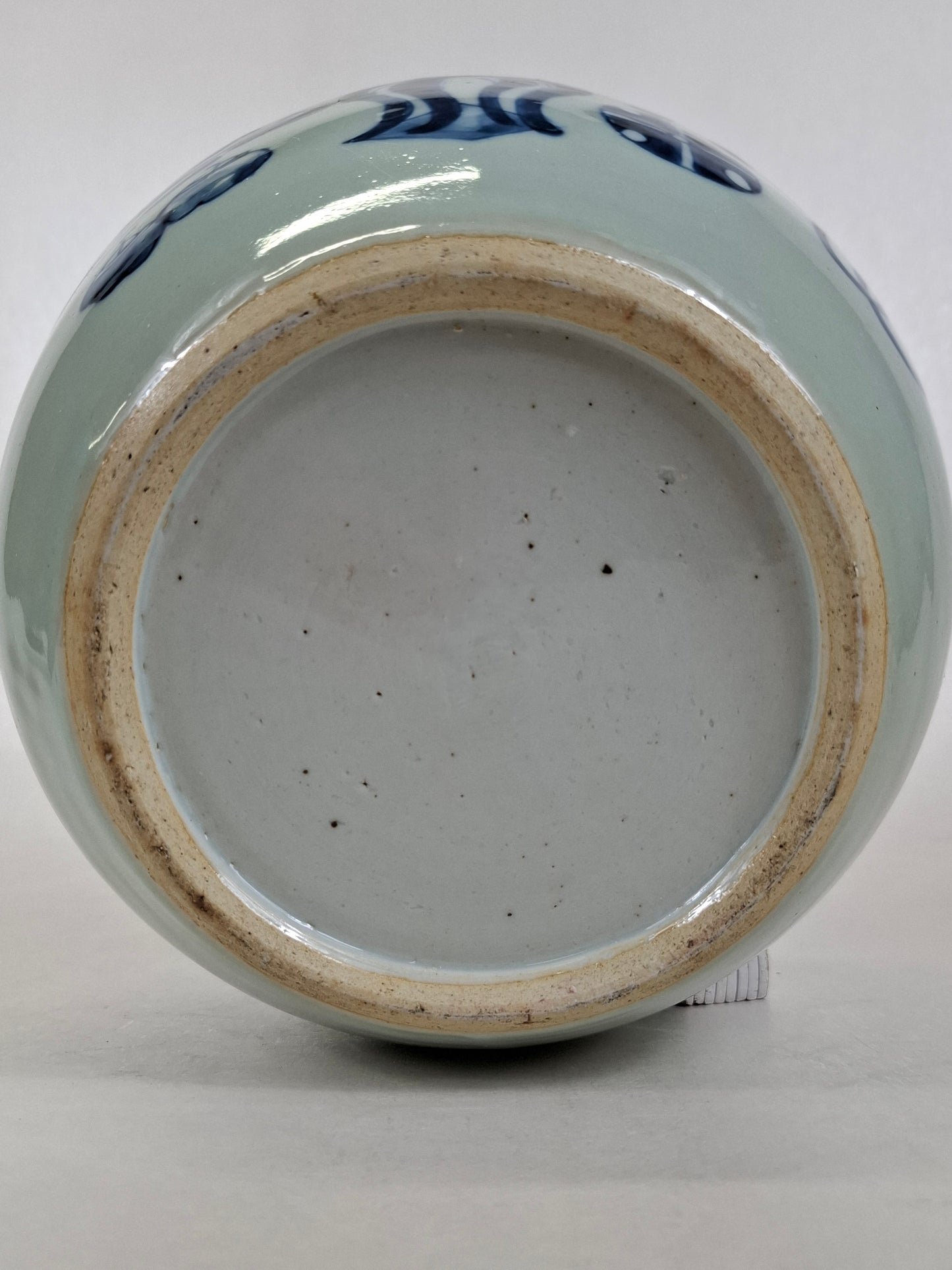 Pot à gingembre chinois ancien en céladon décoré d'antiquités // Dynastie Qing - 19e siècle