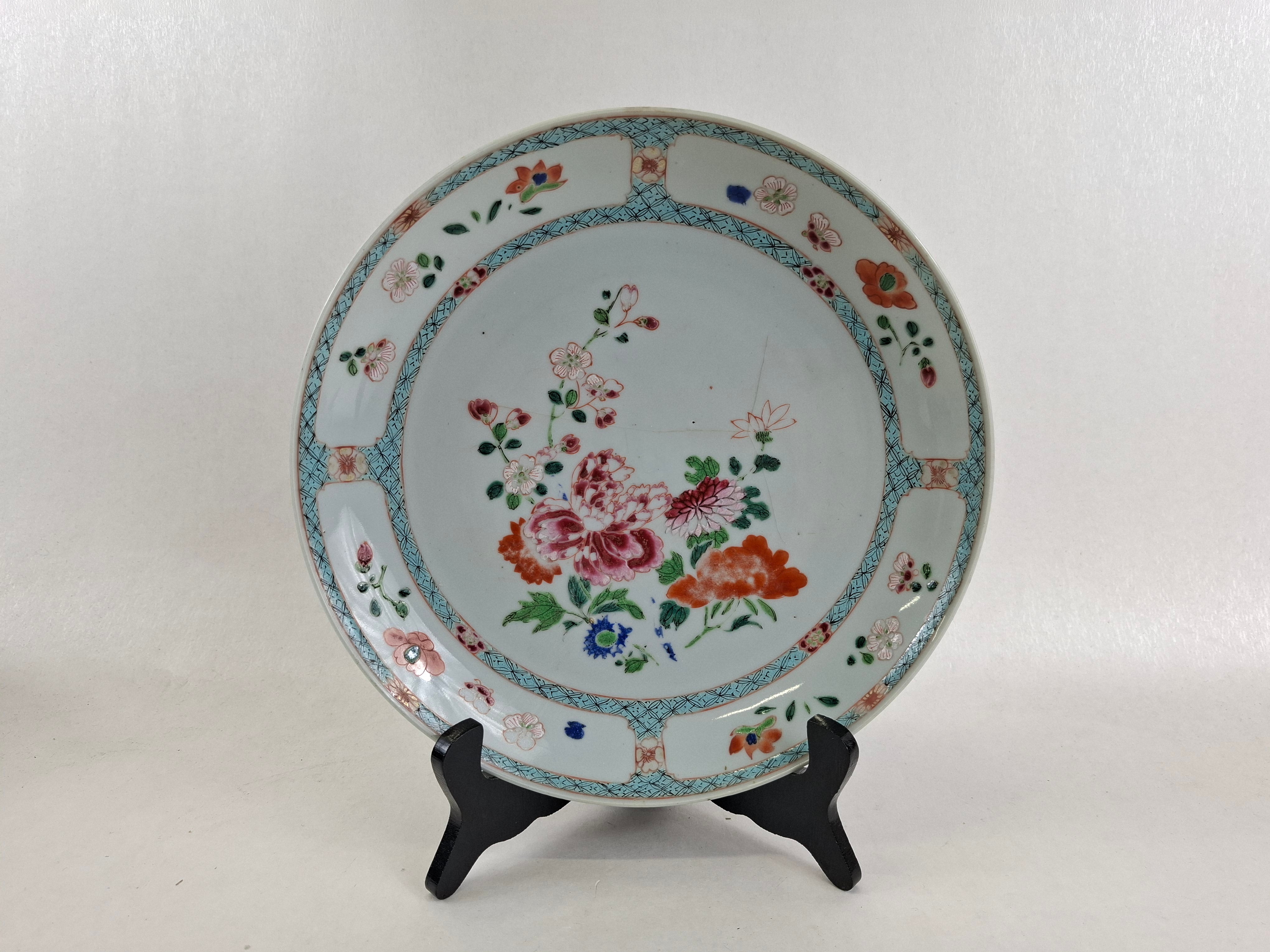 清代乾隆时期大型粉彩花卉图案古董盘// 清代- 18世纪– Diddenantiques