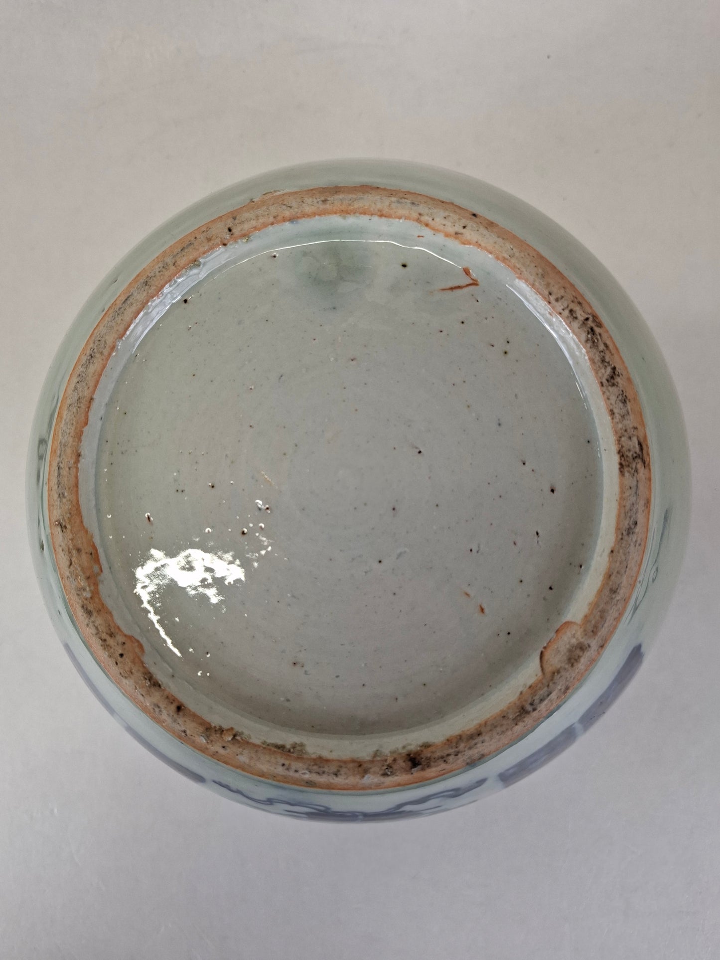 Antique Chinese ginger jar decorated with antiquities // Qing Dynasty - 19th century