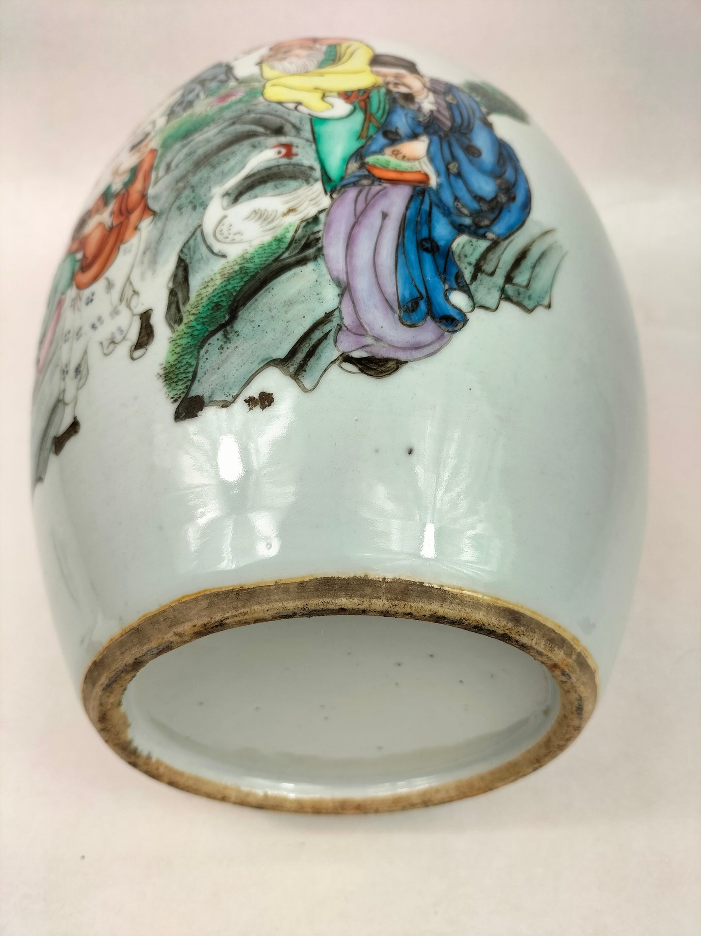 Antigo pote de gengibre chinês decorado com deuses da fortuna e crianças // Período da República (1912-1949)