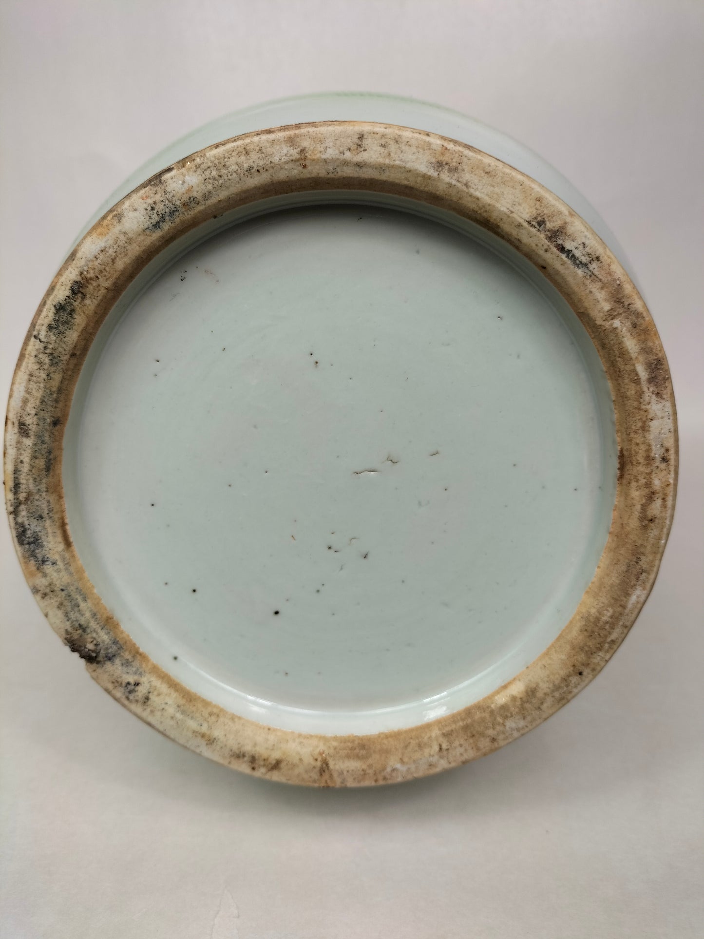 Grand vase chinois ancien à décor d'une dame et d'un cerf // Période République (1912-1949)