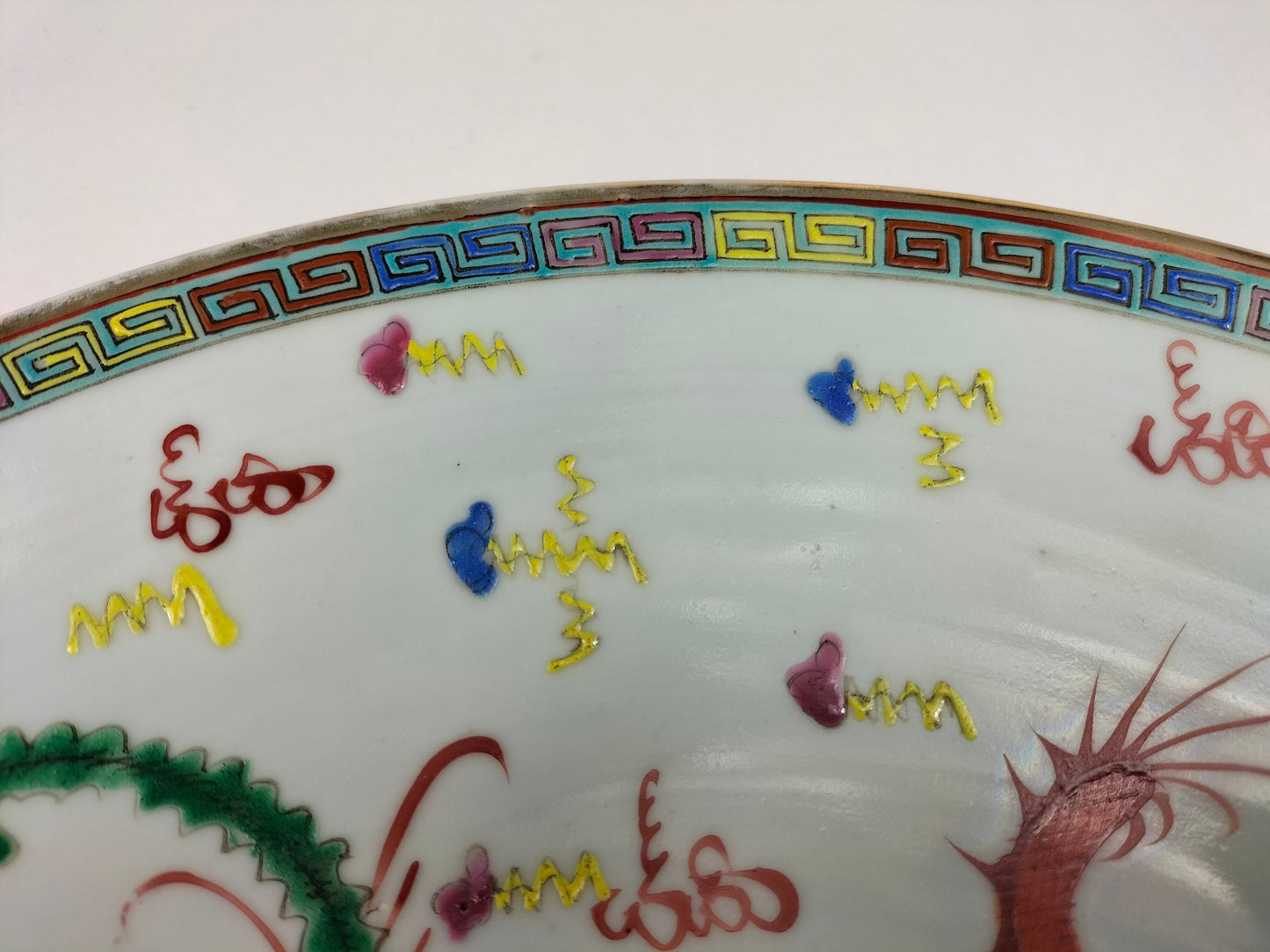 Đĩa lớn cổ của Trung Quốc được trang trí hình rồng và phượng // Thời kỳ Cộng hòa (1912-1949)