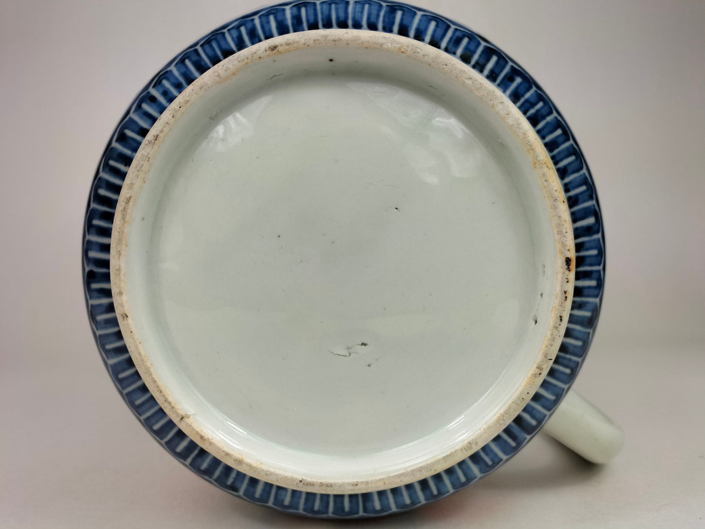 Grand pichet imari japonais ancien décoré de motifs floraux // Epoque Meiji - 19ème siècle