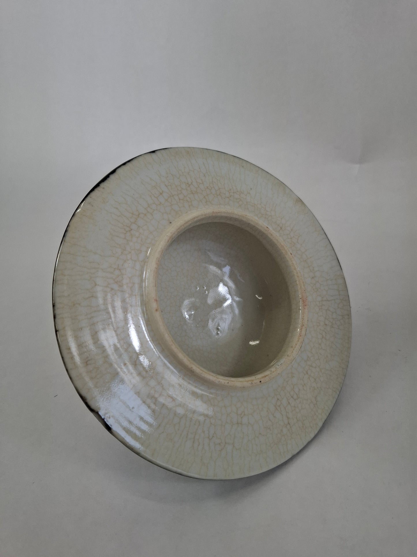 Chinese Nanking lidded vase decorated with warrior scenes // Mid 20th century