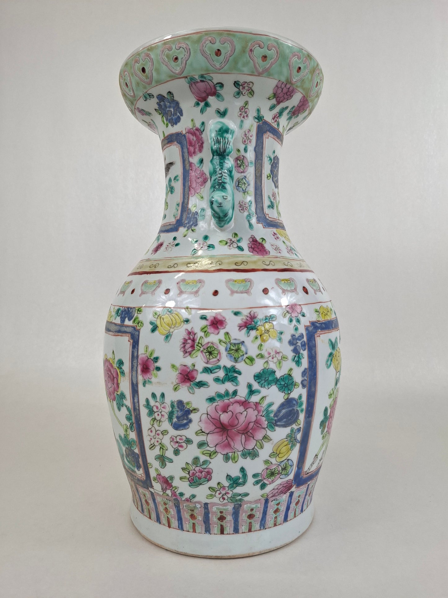 中国粉彩花鸟纹花瓶//20世纪