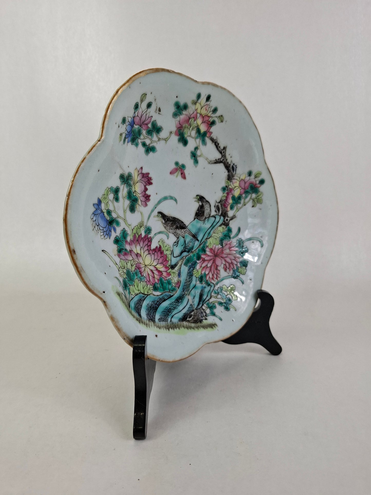 Antique Chinese hexagonal famille rose plate decorated with birds and flowers // Tongzhi mark - 19th century