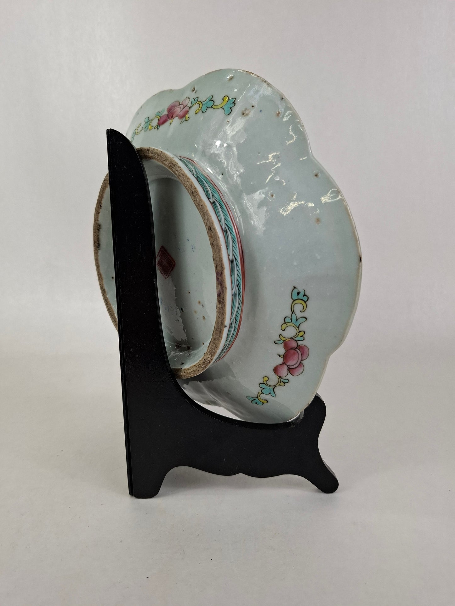 Antique Chinese hexagonal famille rose plate decorated with birds and flowers // Tongzhi mark - 19th century