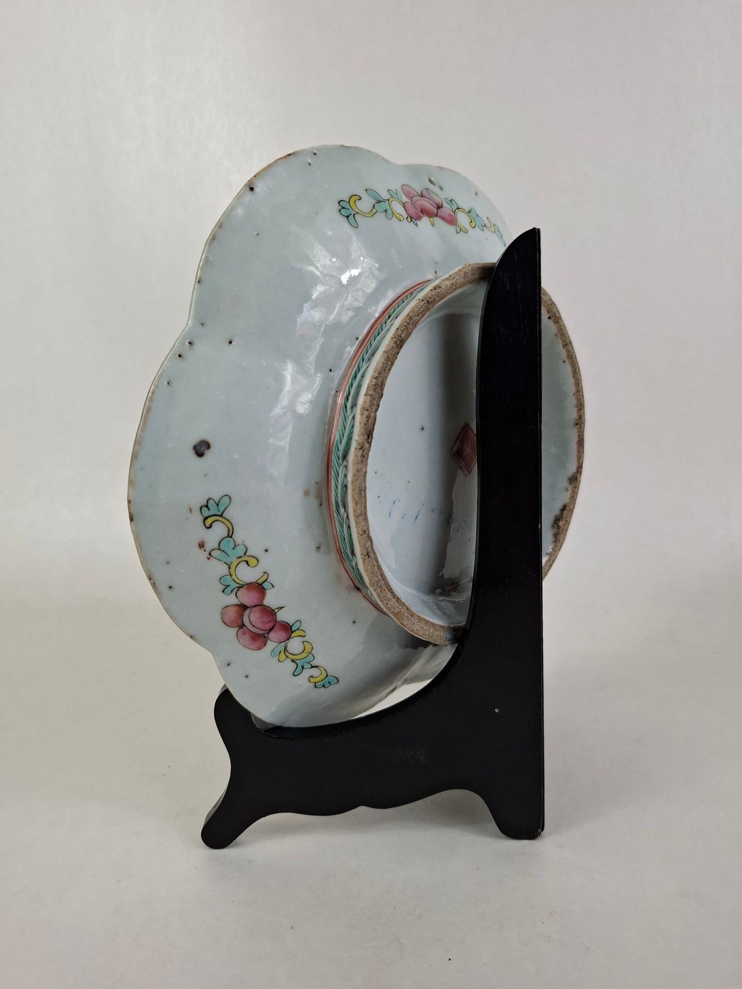 Antique Chinese hexagonal famille rose plate decorated with birds and flowers // Tongzhi mark - 19th century