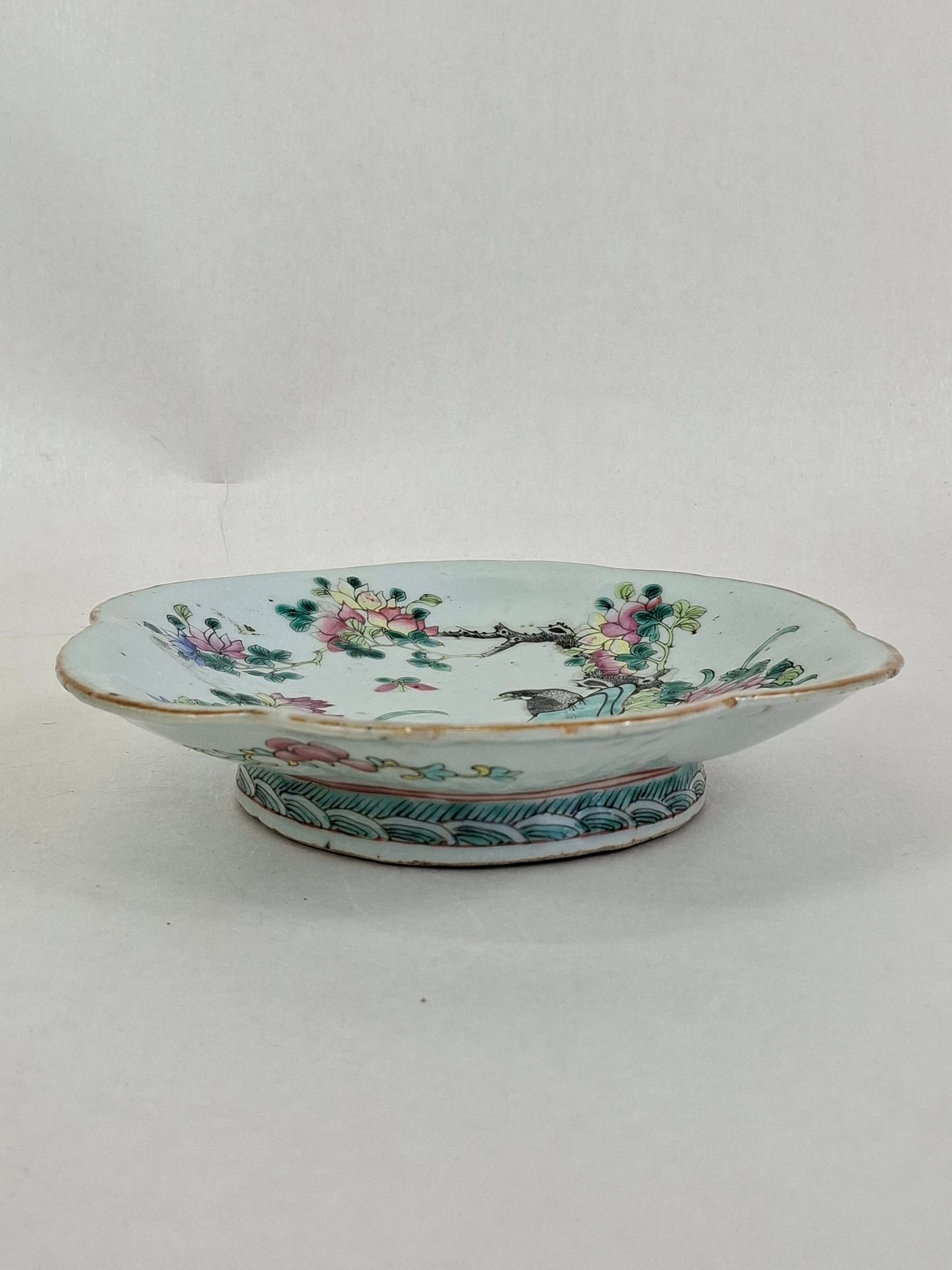 Antique Chinese hexagonal famille rose plate decorated with birds and flowers // Tongzhi mark - 19th century