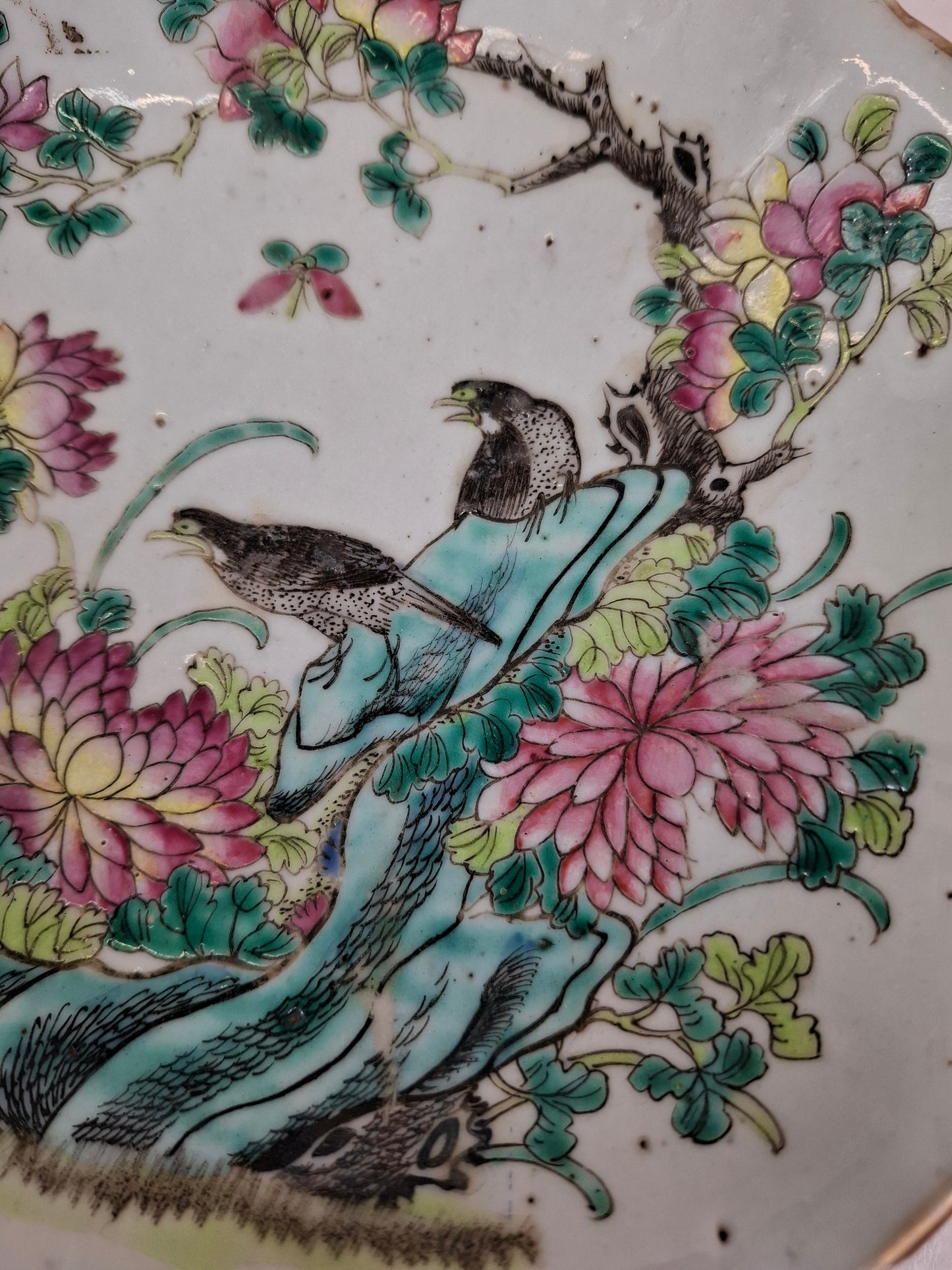 Antique Chinese hexagonal famille rose plate decorated with birds and flowers // Tongzhi mark - 19th century