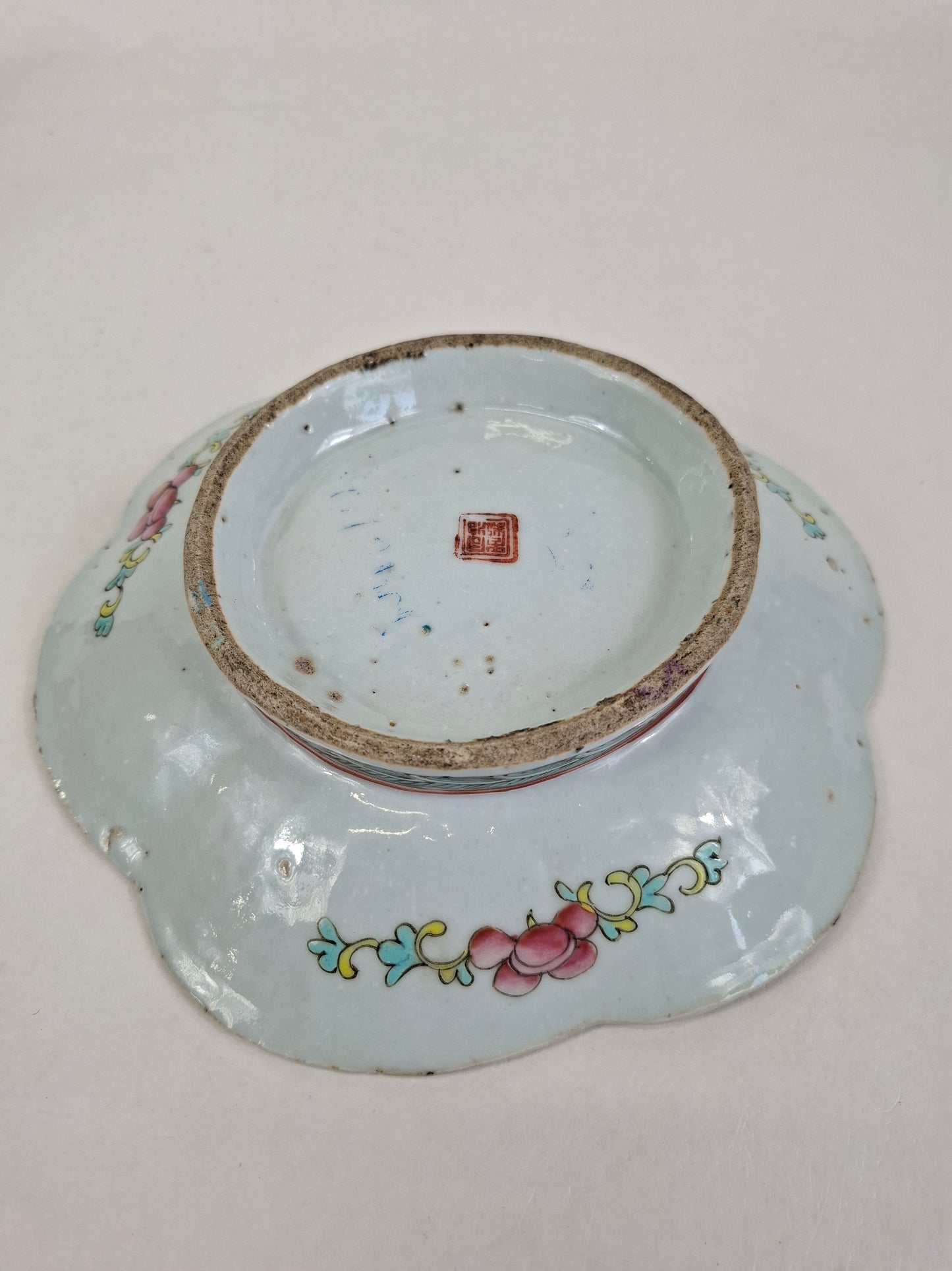 Antique Chinese hexagonal famille rose plate decorated with birds and flowers // Tongzhi mark - 19th century