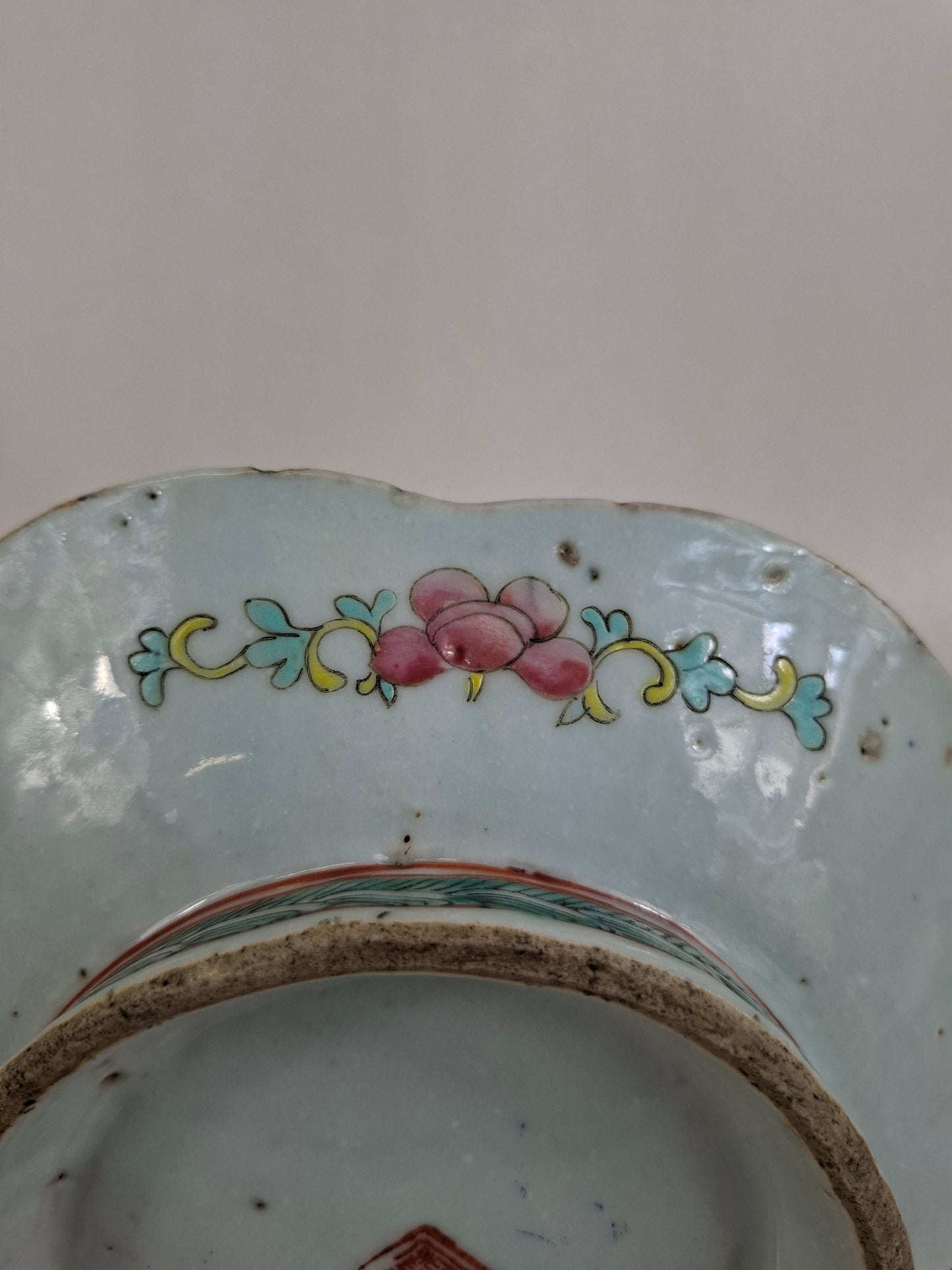 Antique Chinese hexagonal famille rose plate decorated with birds and flowers // Tongzhi mark - 19th century