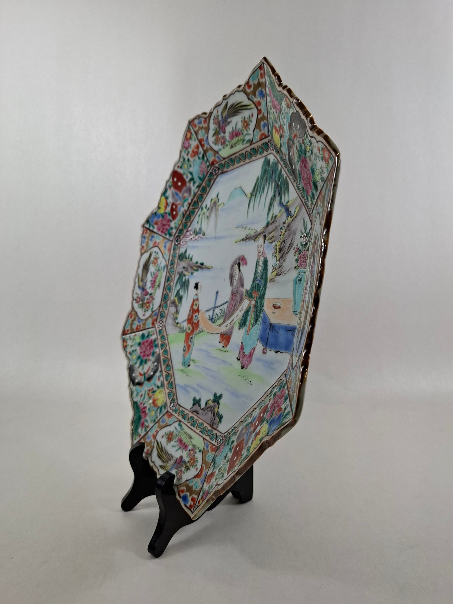 大型特大号日本古董盘，饰有贤者图案 // 明治时期 - 19世纪