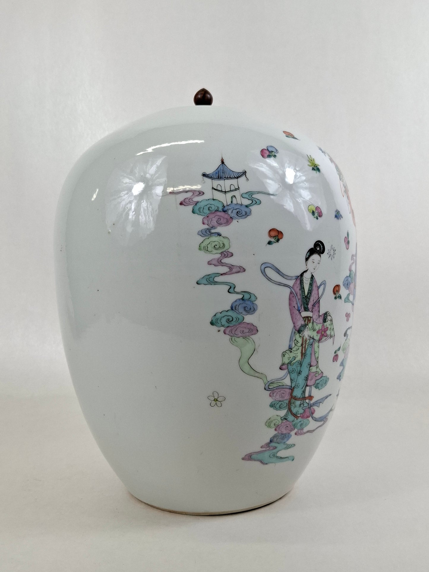 Pot à gingembre chinois ancien décoré de Hua Shen et de dames // Période de la République (1912-1949)