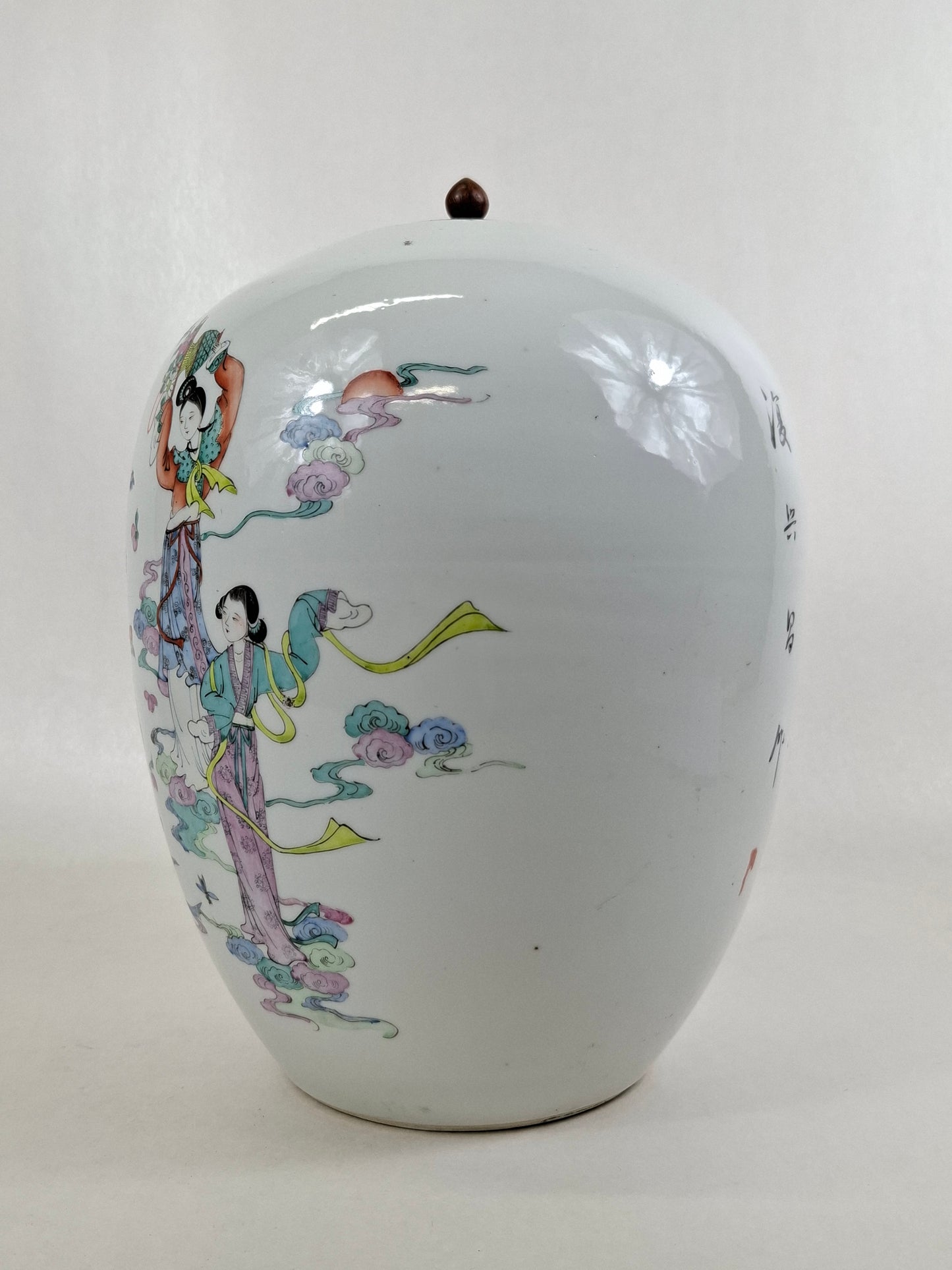 Pot à gingembre chinois ancien décoré de Hua Shen et de dames // Période de la République (1912-1949)