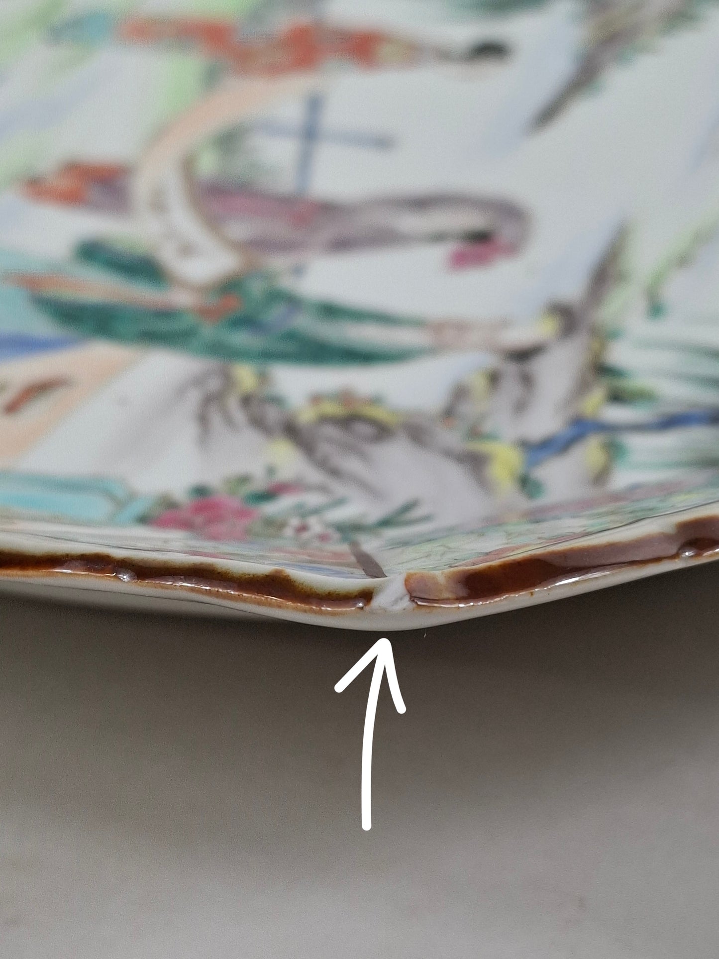 Grande assiette japonaise ancienne (XL) décorée de sages // Période Meiji - XIXe siècle