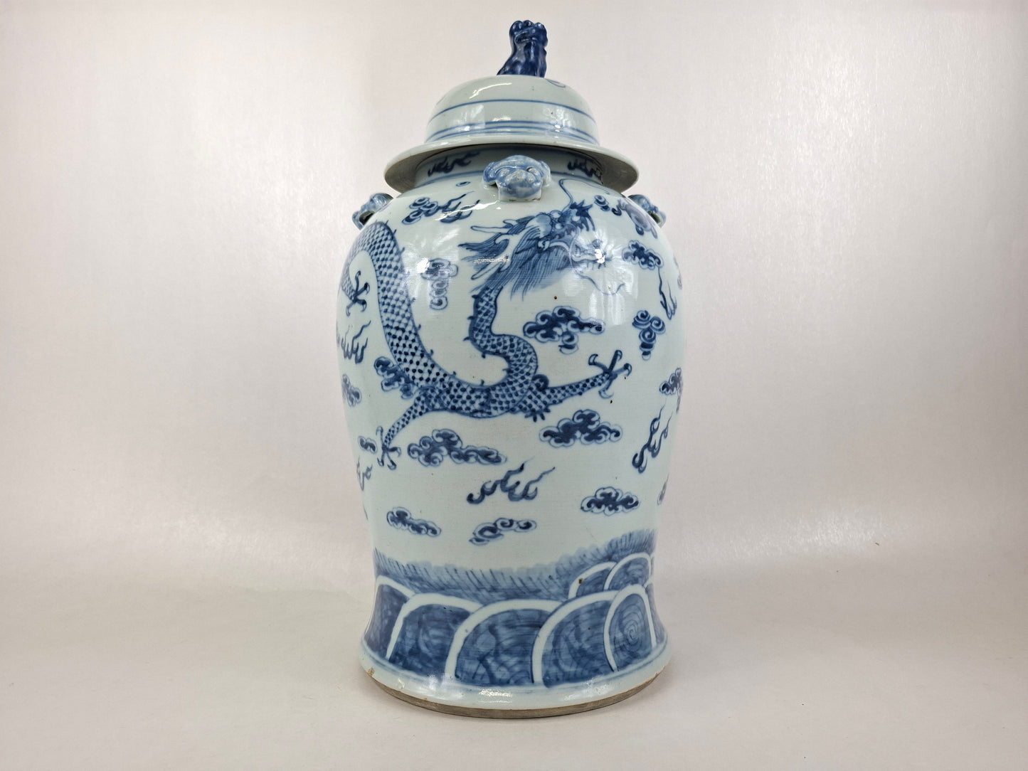 Antique Chinese potiche decorated with Imperial dragons chasing the burning pearl // Guangxu - Qing Dynasty - 19th century