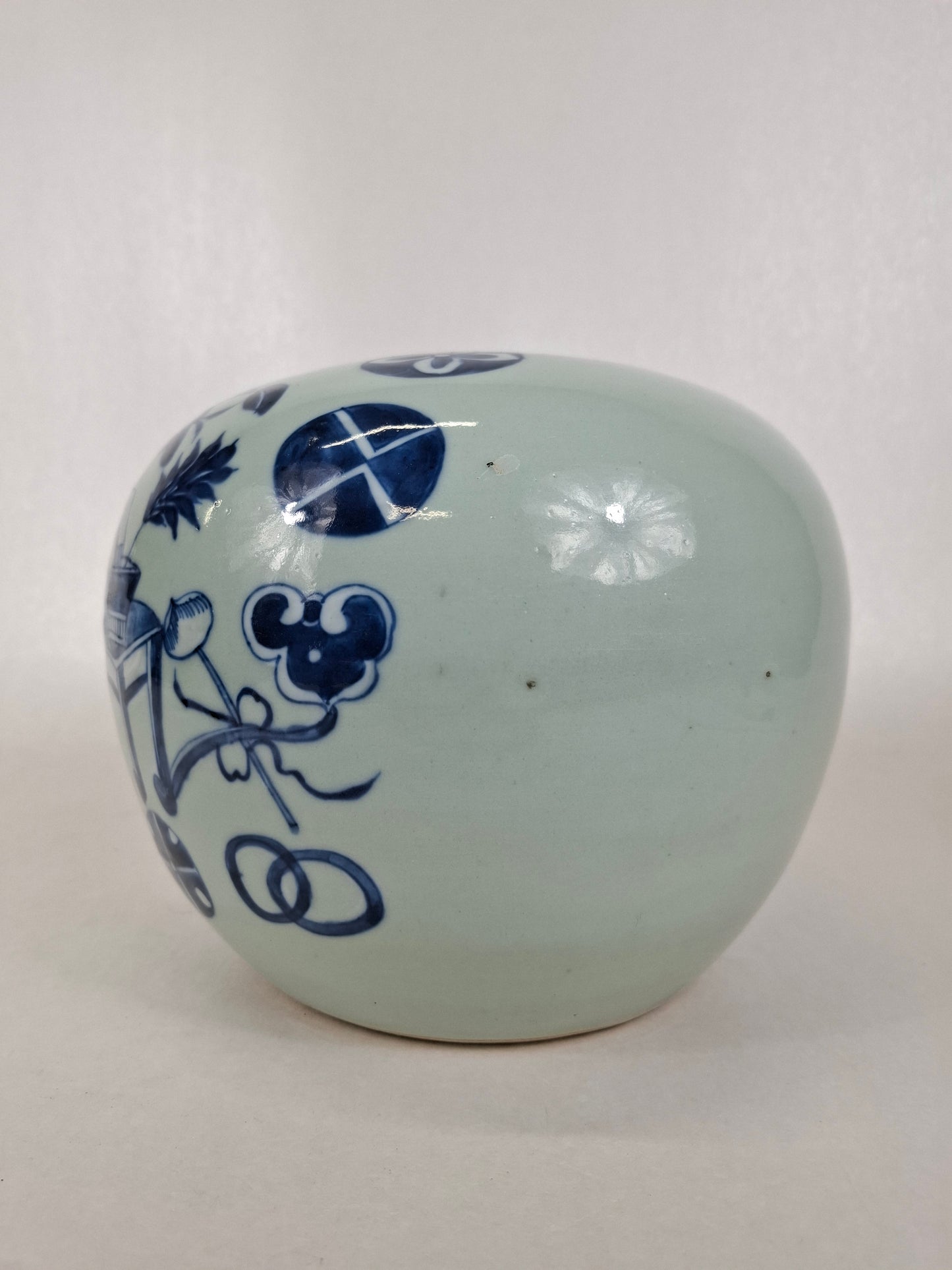 Pot à gingembre chinois ancien en céladon décoré d'antiquités // Dynastie Qing - 19e siècle