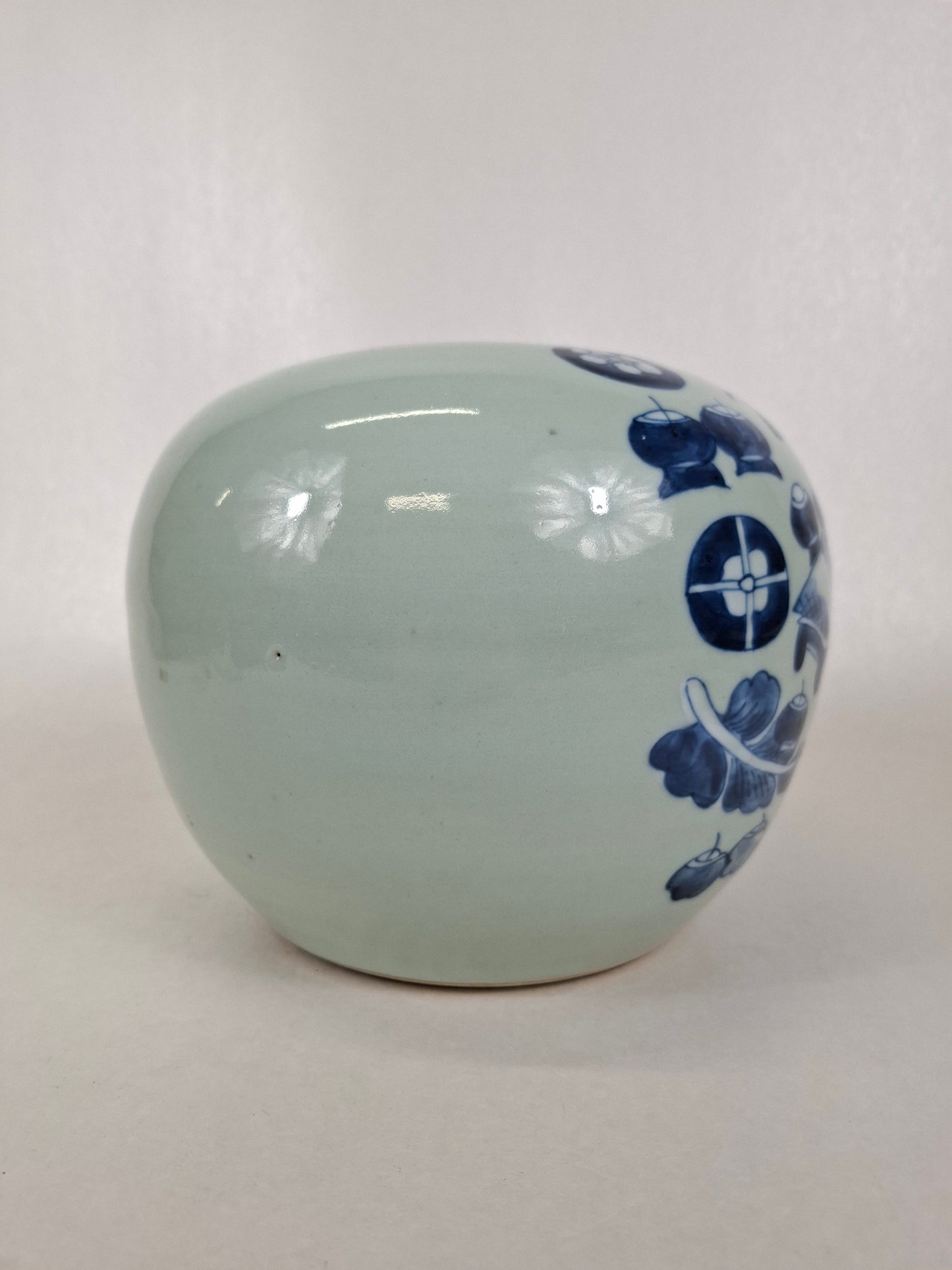 Pot à gingembre chinois ancien en céladon décoré d'antiquités // Dynastie Qing - 19e siècle