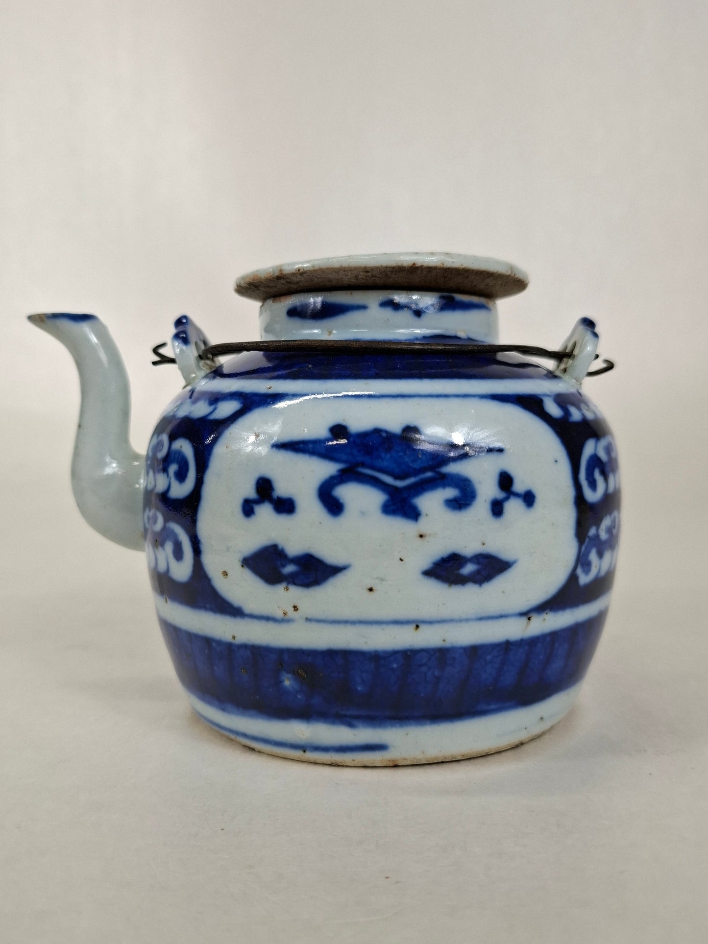 中国古董长寿茶壶 // 青花瓷 - 清代 - 19世纪