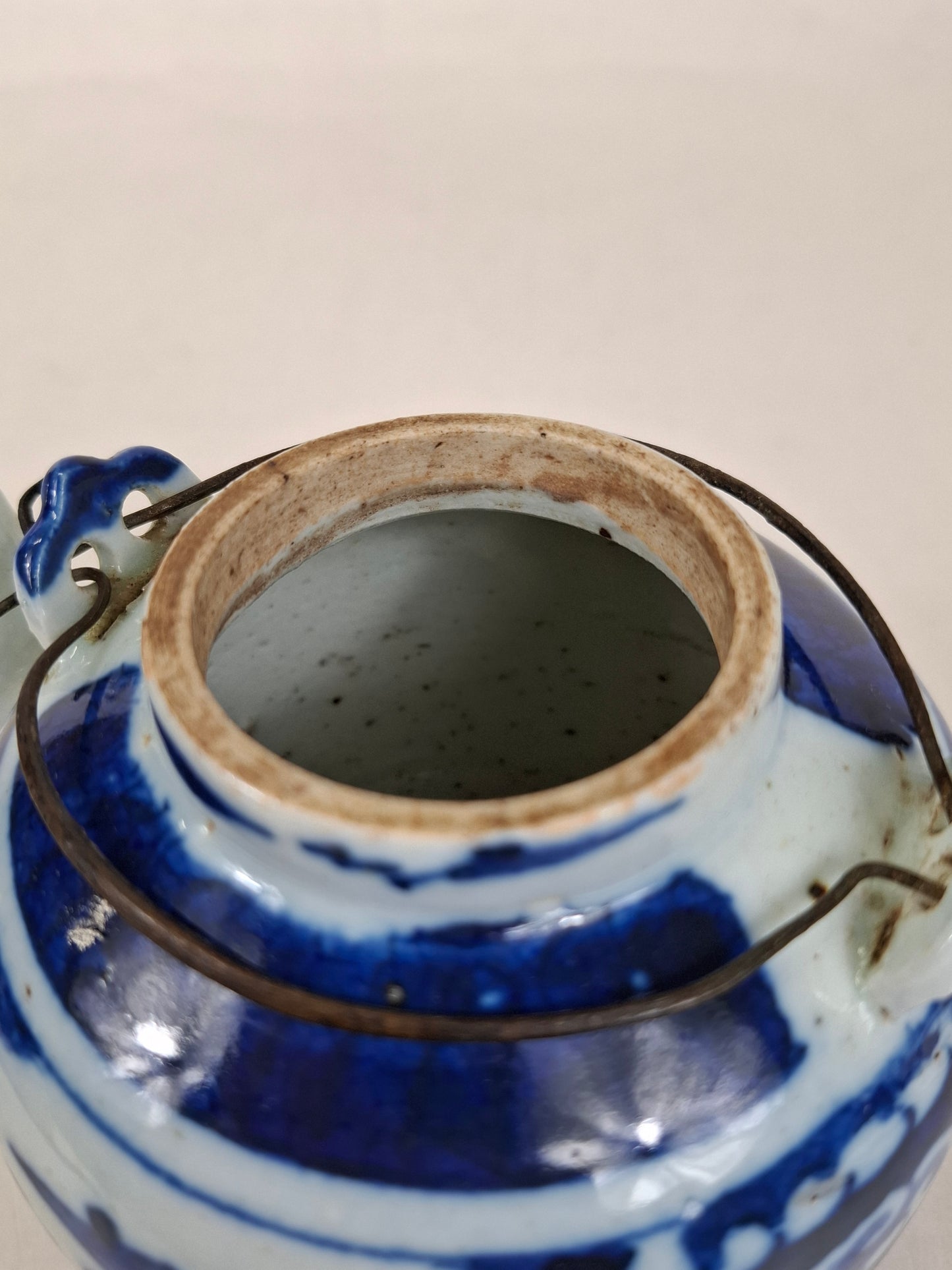 中国古董长寿茶壶 // 青花瓷 - 清代 - 19世纪