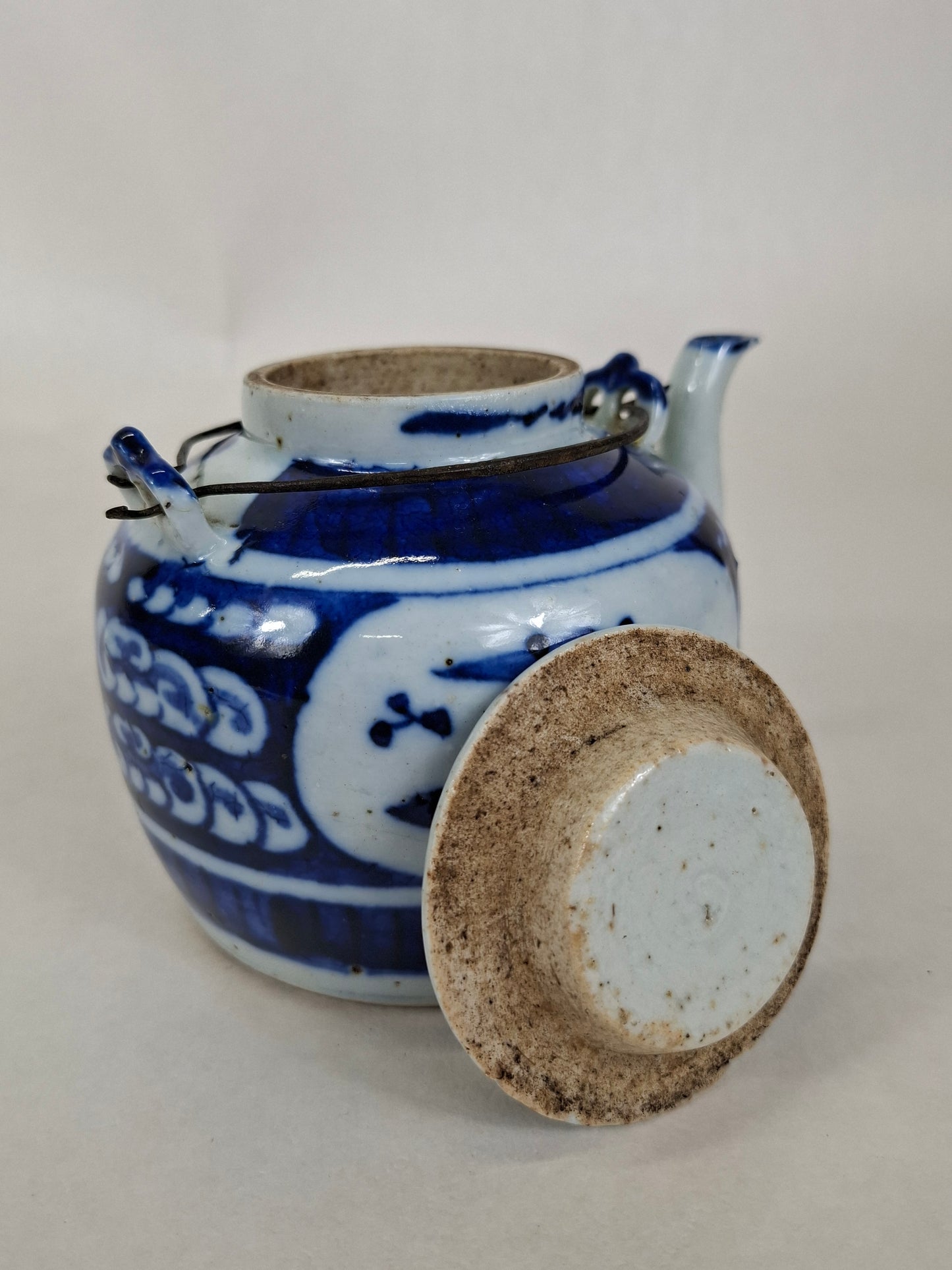 中国古董长寿茶壶 // 青花瓷 - 清代 - 19世纪