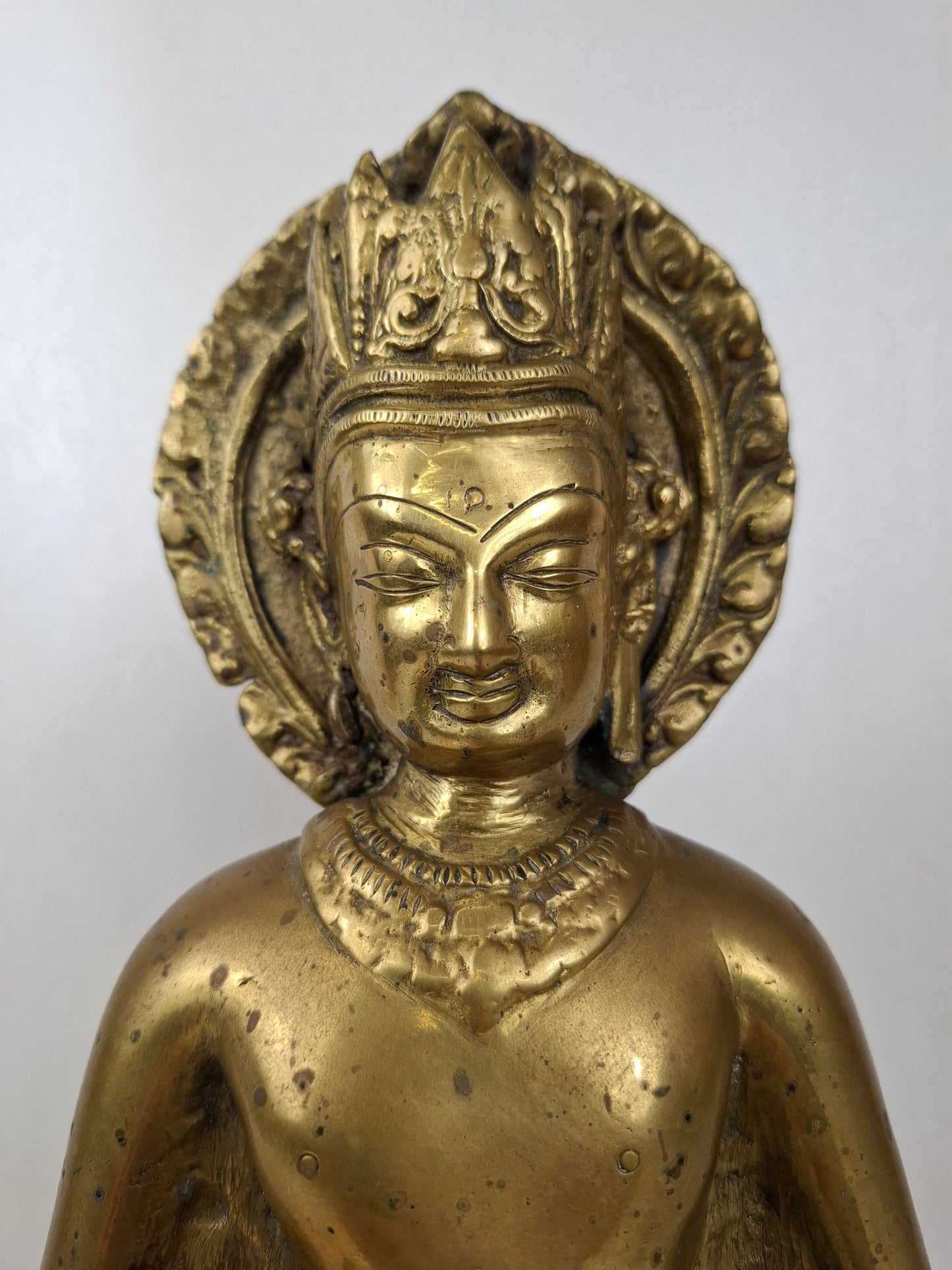 Large vintage Chinese sitting buddha in meditation posture // Brass - 20th century