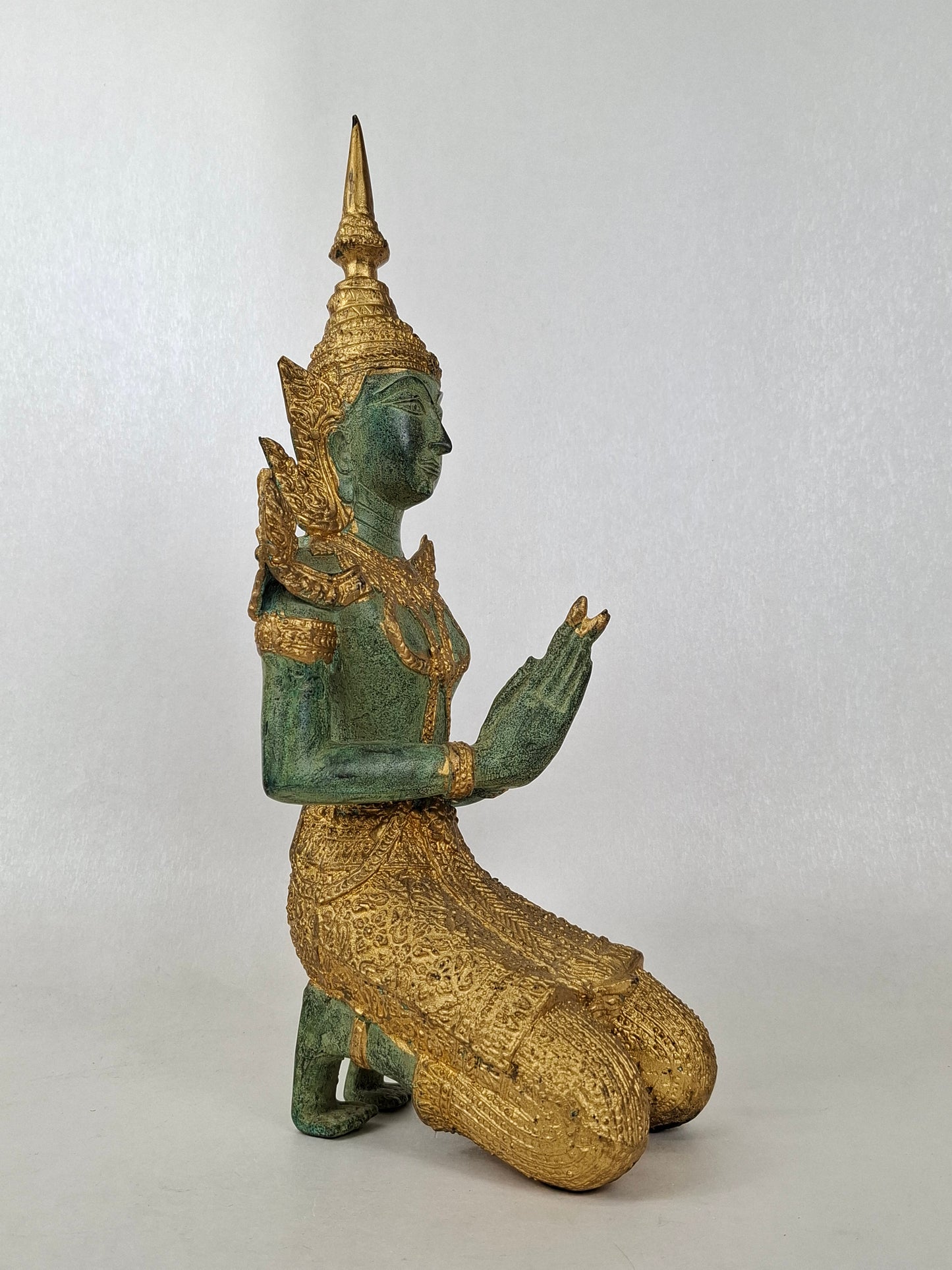Large bronze gilded statue of a temple guardian // Thailand - 20th century