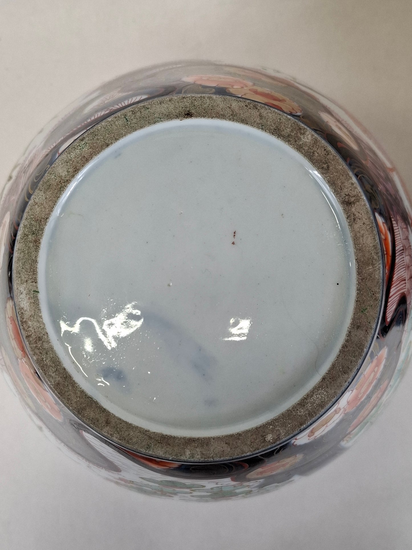 一对大型日本伊万里瓷器，饰以凤凰图案 // 明治时期 - 19世纪早期