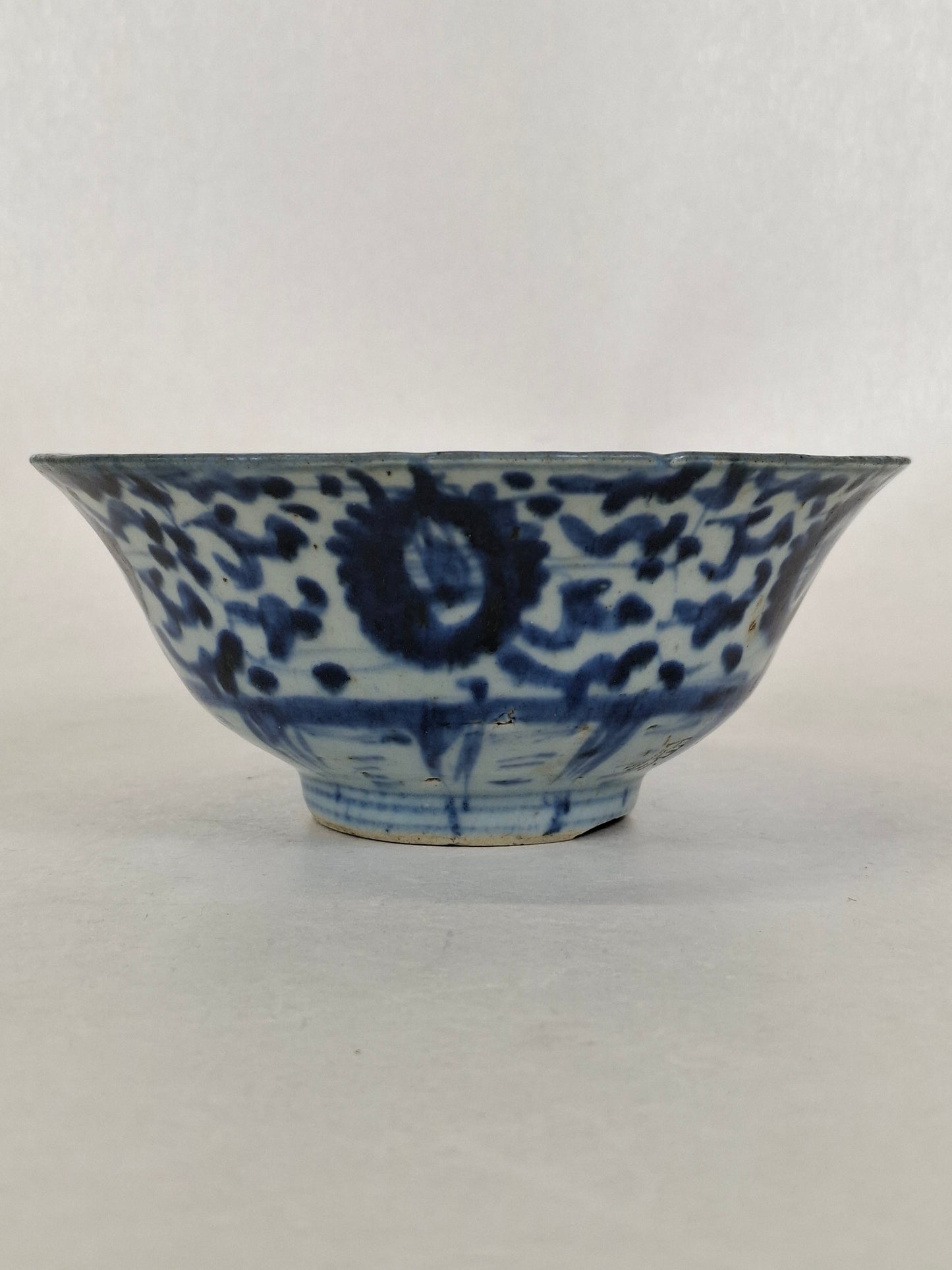 清代（19世纪）莲花纹中国古董碗