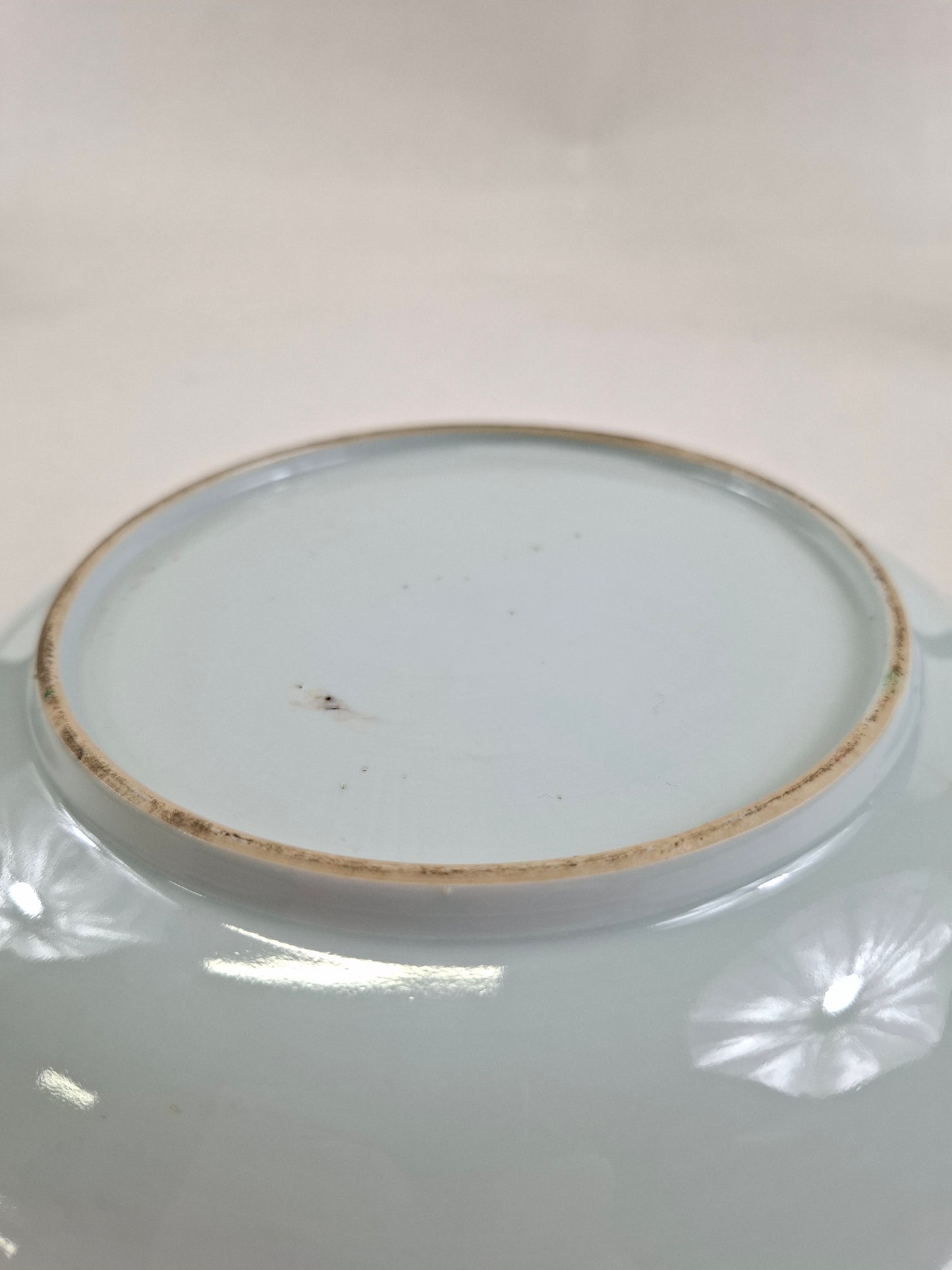 Antique Chinese famille verte plate decorated with bird and flowers // Qing Dynasty - Kangxi - 18th century