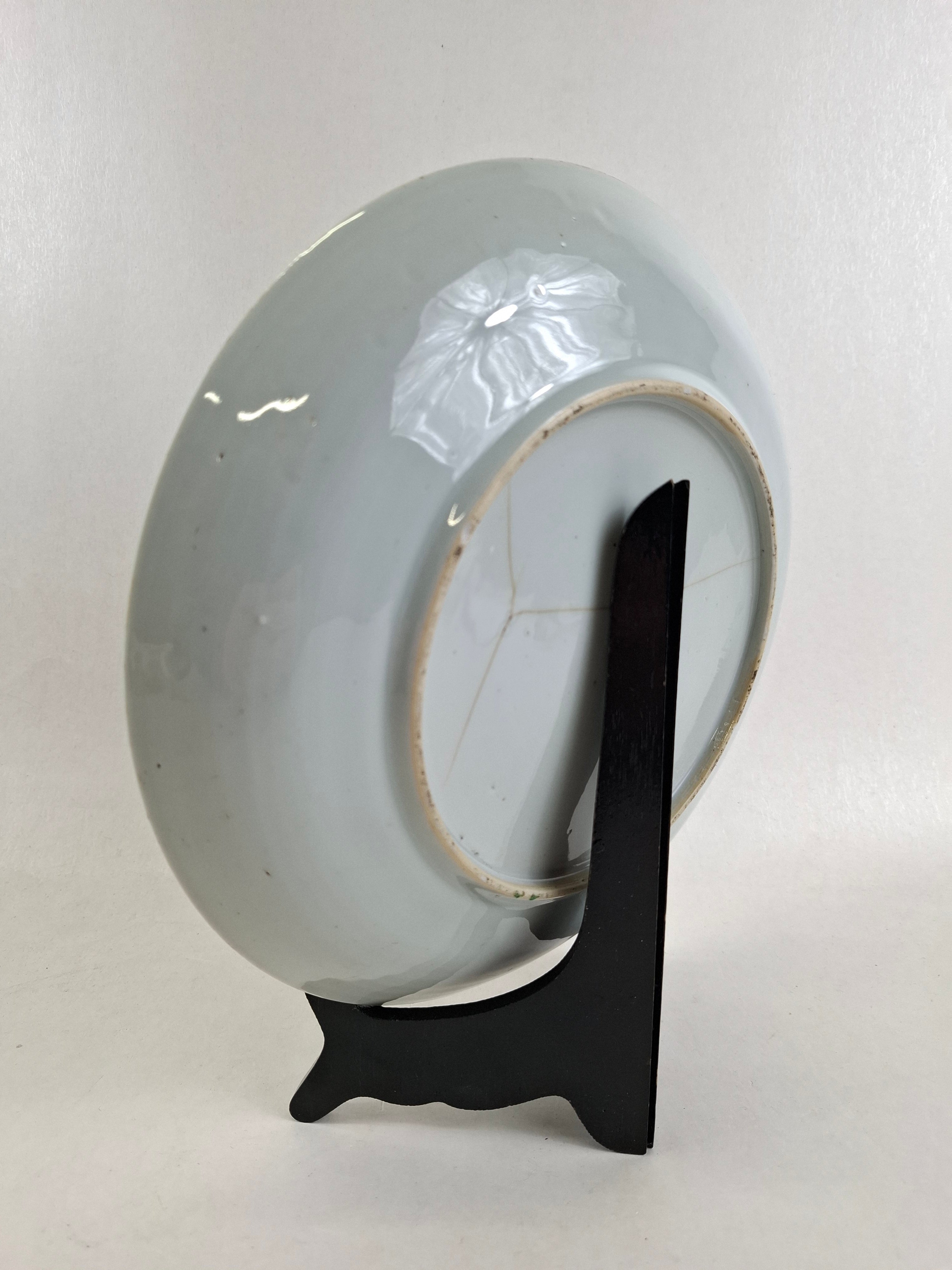 清代乾隆时期大型粉彩花卉图案古董盘// 清代- 18世纪– Diddenantiques