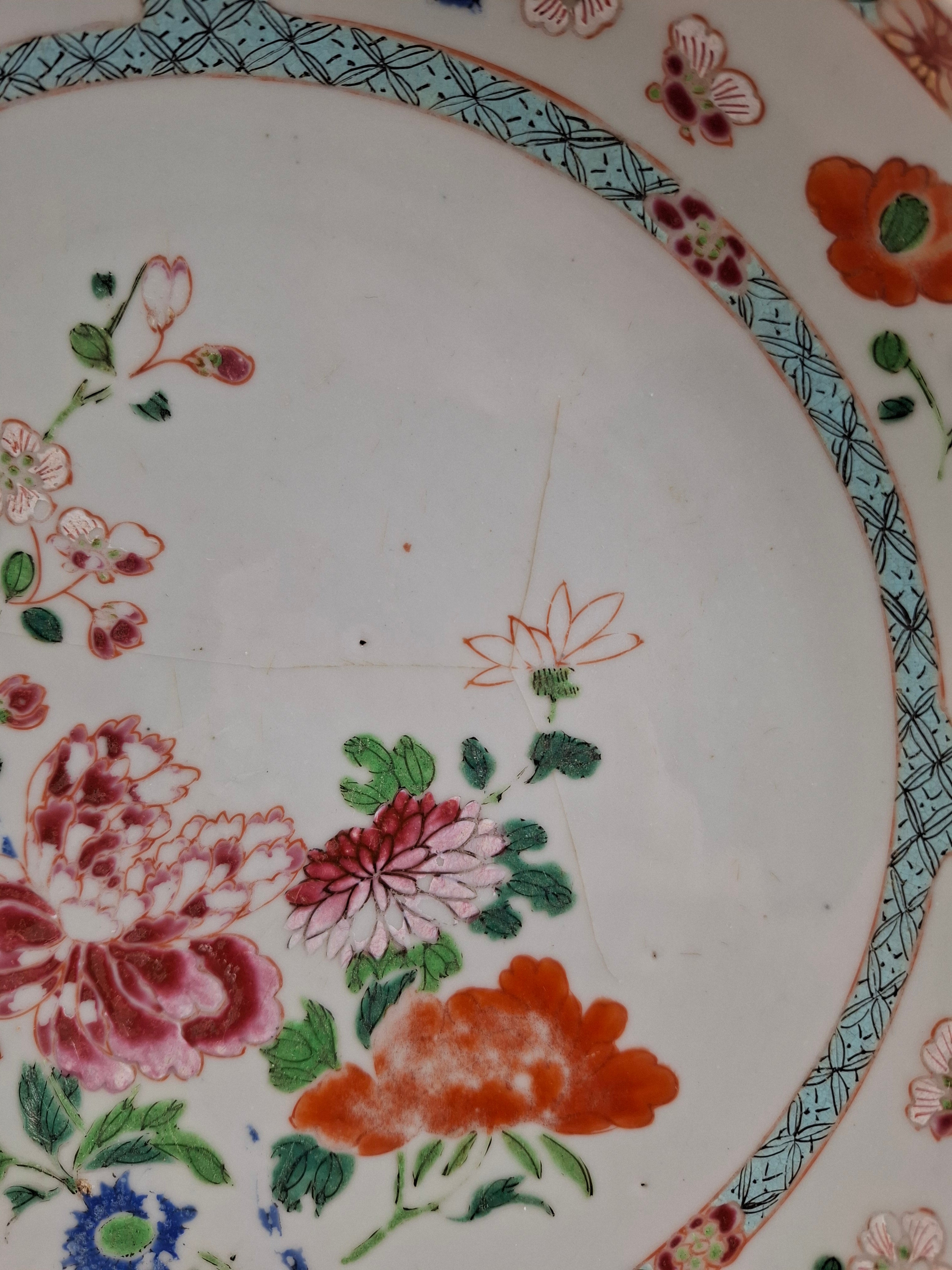 清代乾隆时期大型粉彩花卉图案古董盘// 清代- 18世纪– Diddenantiques