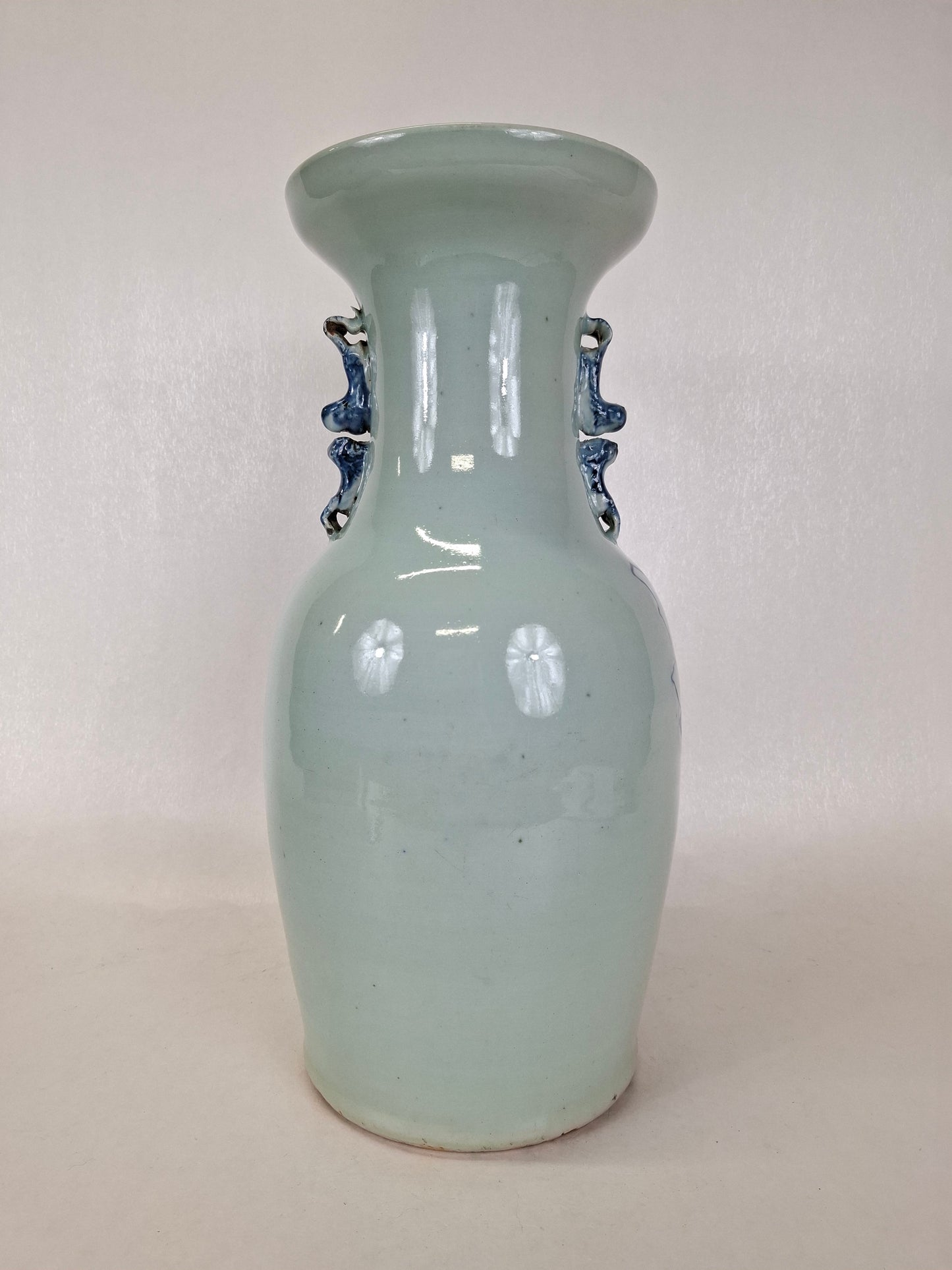 Antique Chinese celadon vase decorated with a sage and playing children // Qing Dynasty - 19th century