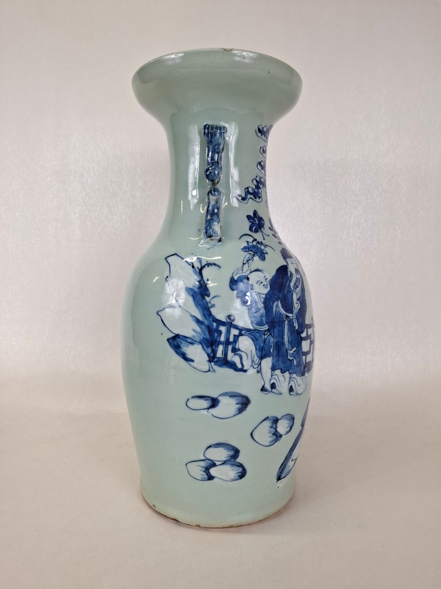 Antique Chinese celadon vase decorated with a sage and playing children // Qing Dynasty - 19th century