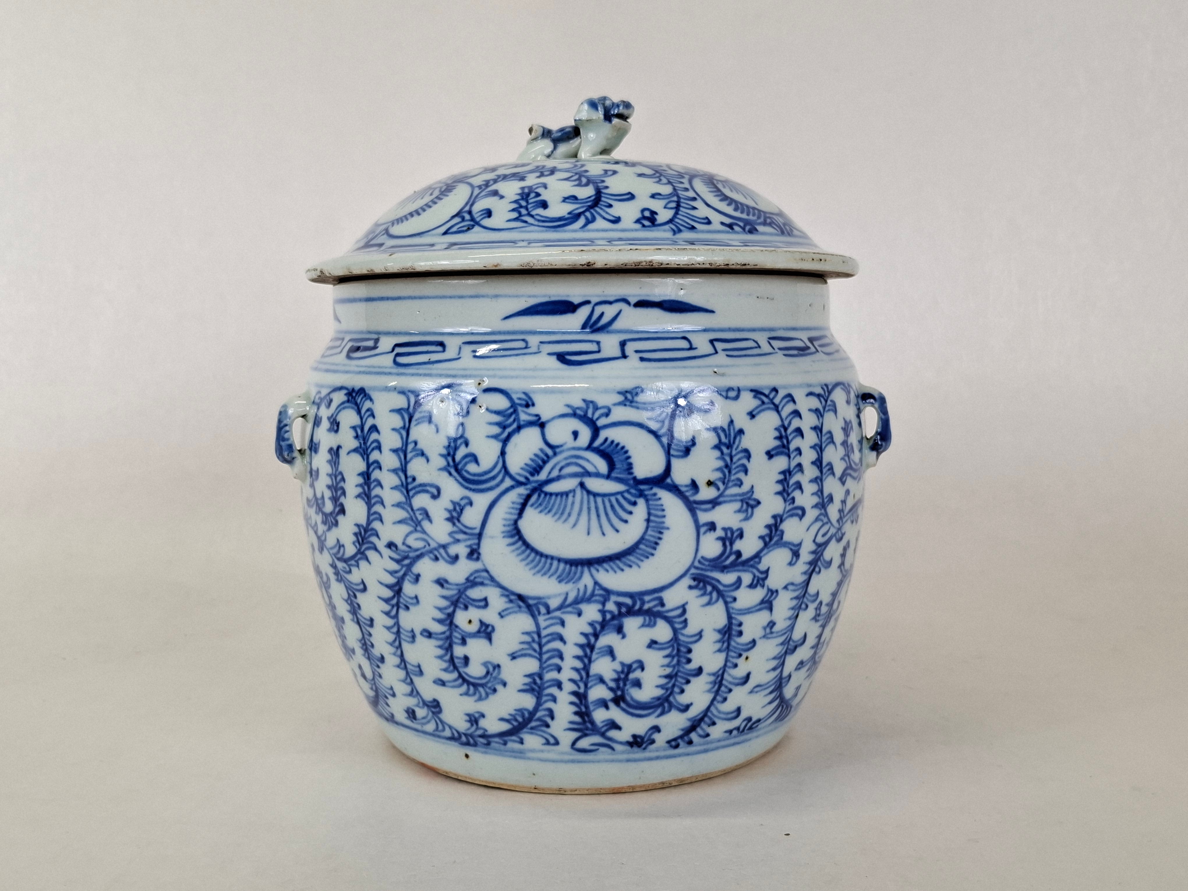 中国古代牡丹纹带盖罐// 青花瓷- 清代- 19世纪末/20世纪初– Diddenantiques