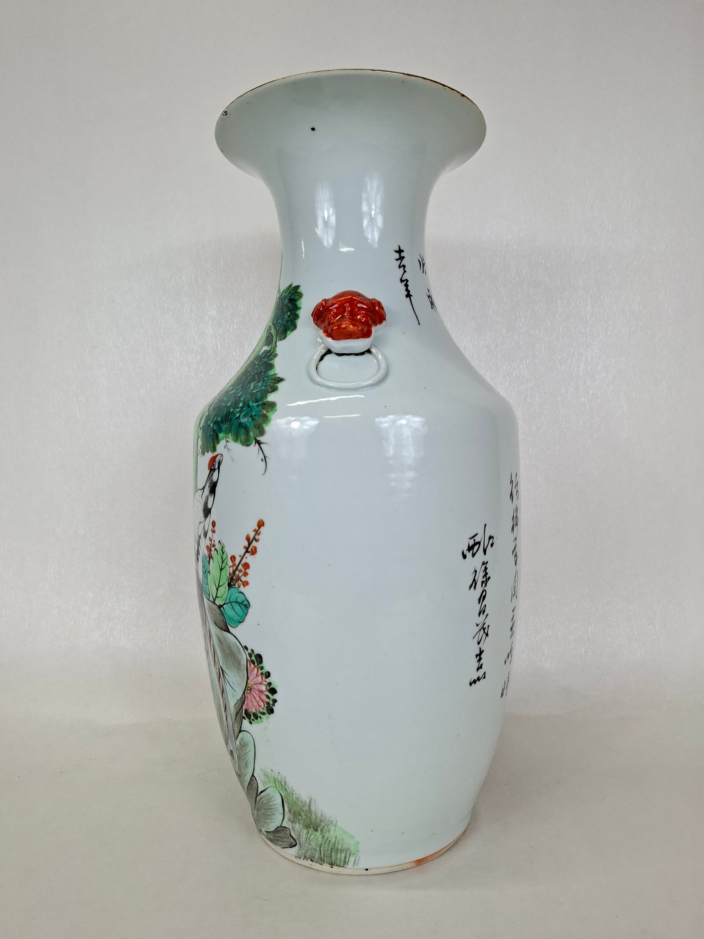 Antique Chinese polychrome vase decorated with crane and flowers // Republic period (1912-1949)
