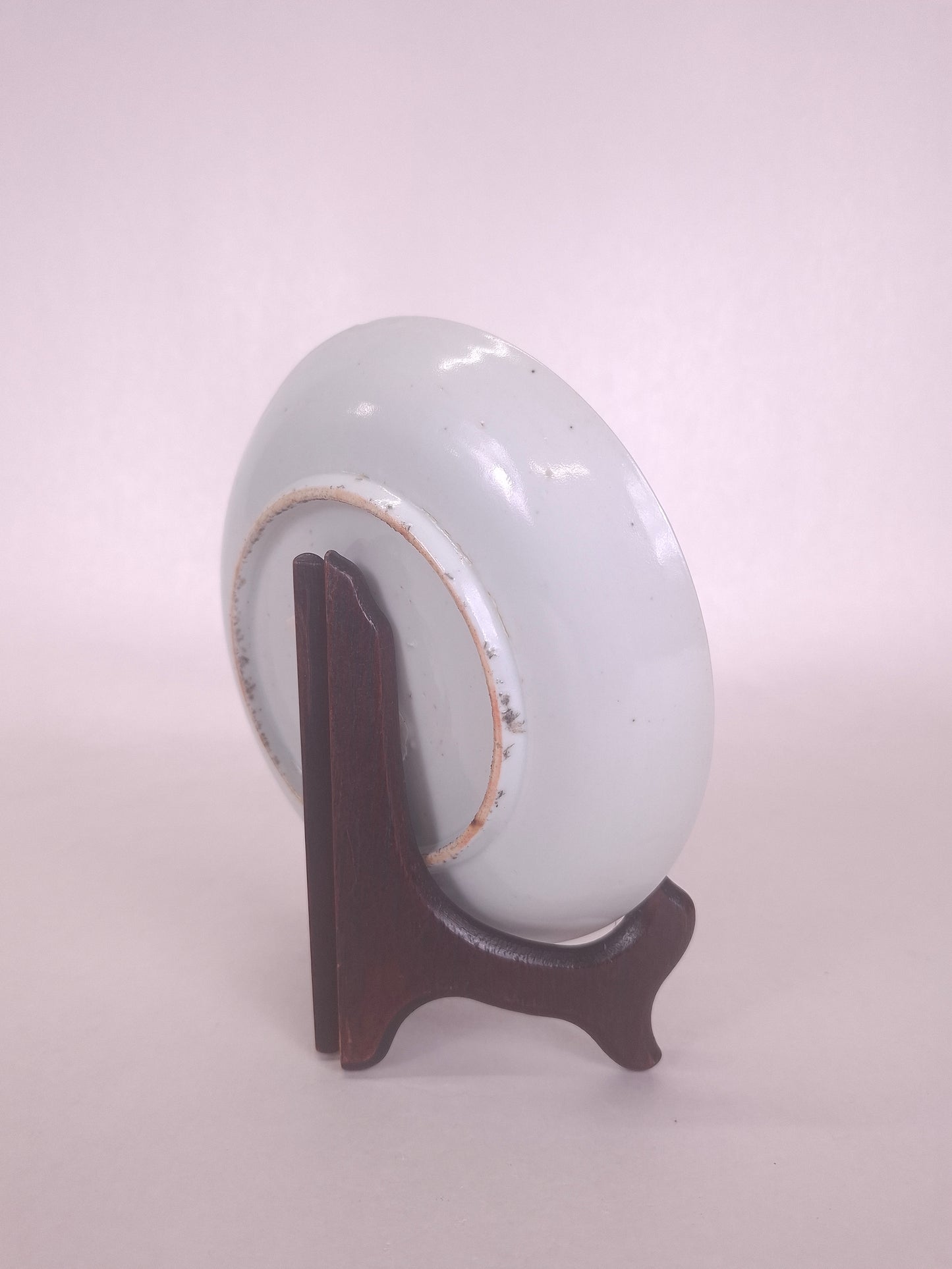 Assiette chinoise ancienne décorée d'un sage et d'une dame chinoise // Période républicaine (1912-1949)