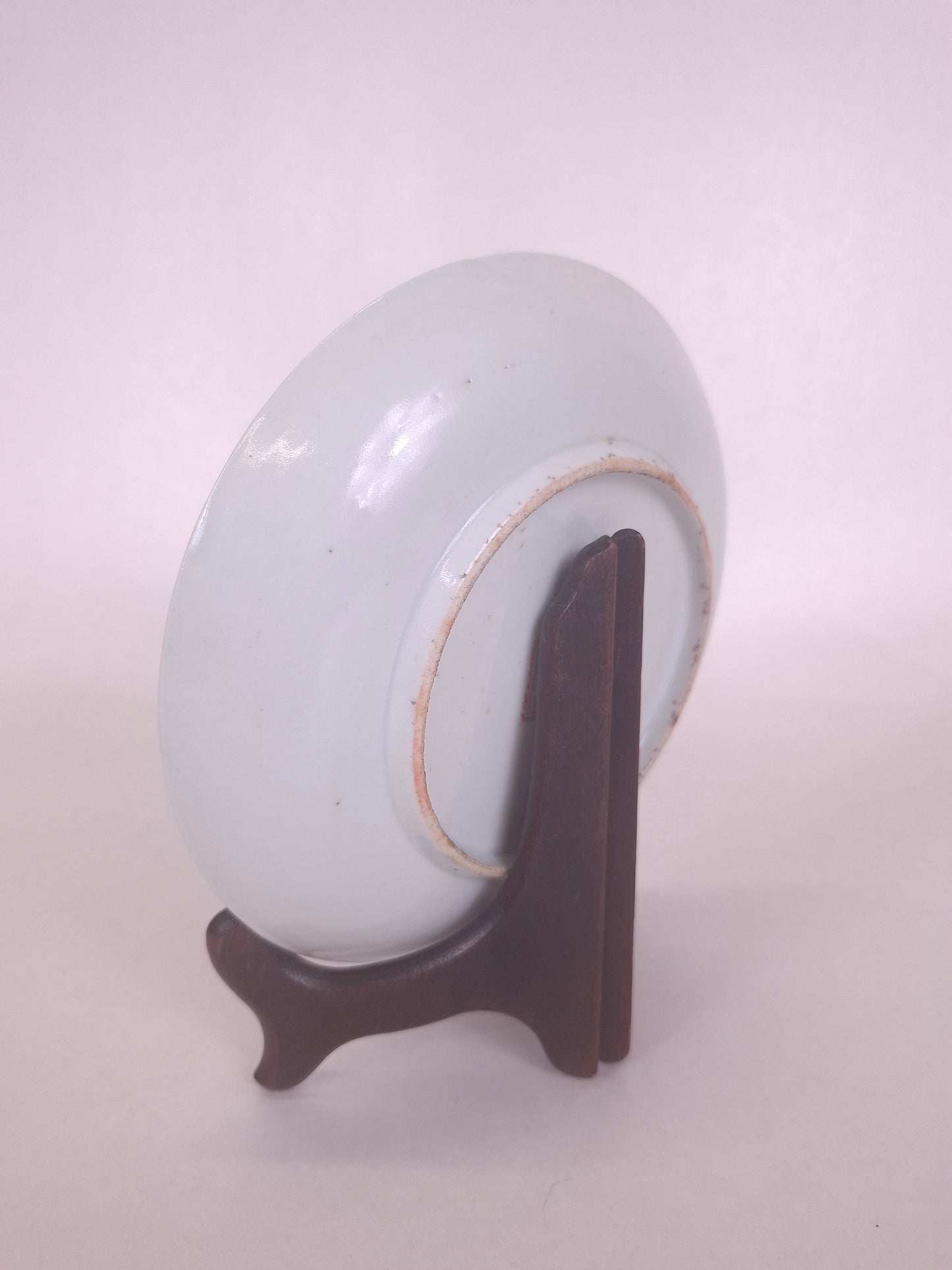 Assiette chinoise ancienne décorée d'un sage et d'une dame chinoise // Période républicaine (1912-1949)