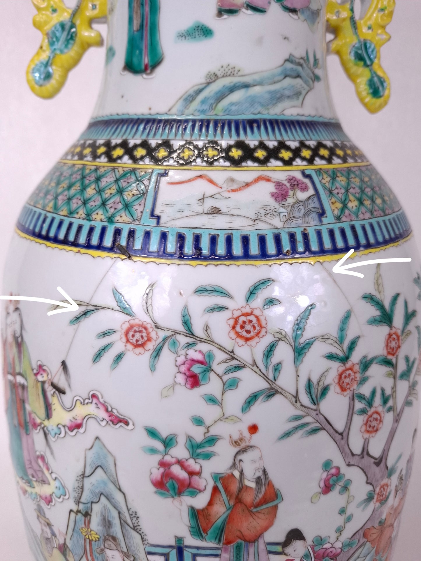 Large antique Chinese famille rose vase decorated with an Imperial scene // Qing Dynasty - 19th century