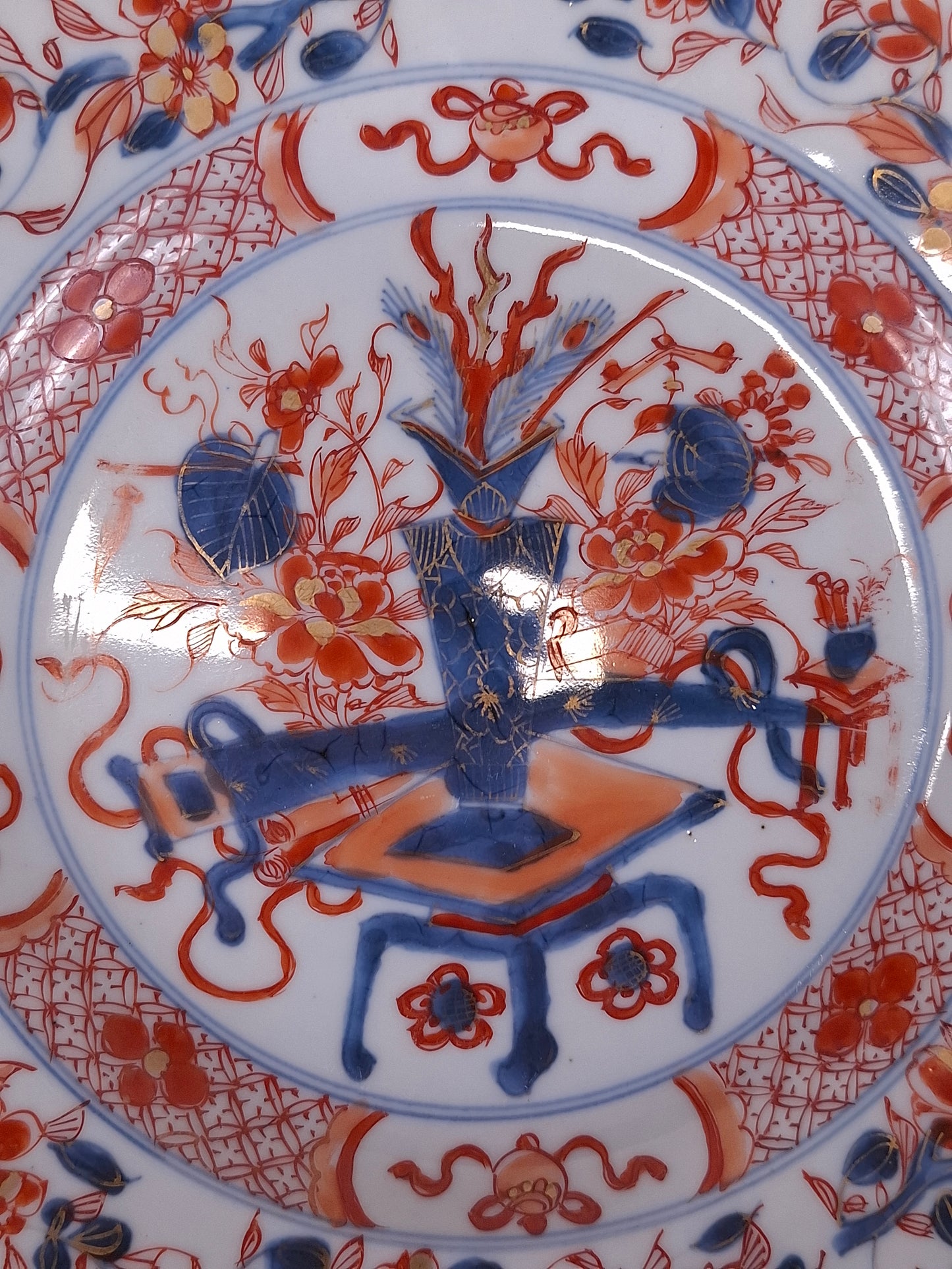 Prato antigo chinês imari decorado com motivos florais // Dinastia Qing - período Kangxi - século XVIII