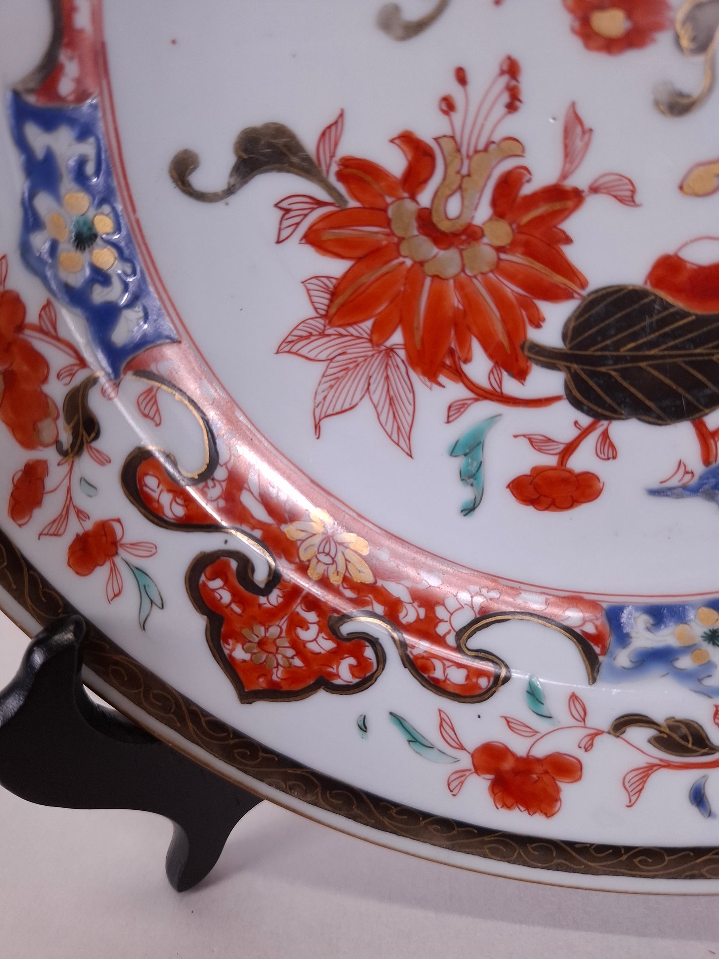 Prato antigo chinês imari decorado com motivos florais // Dinastia Qing - período Kangxi - século XVIII (Cópia)