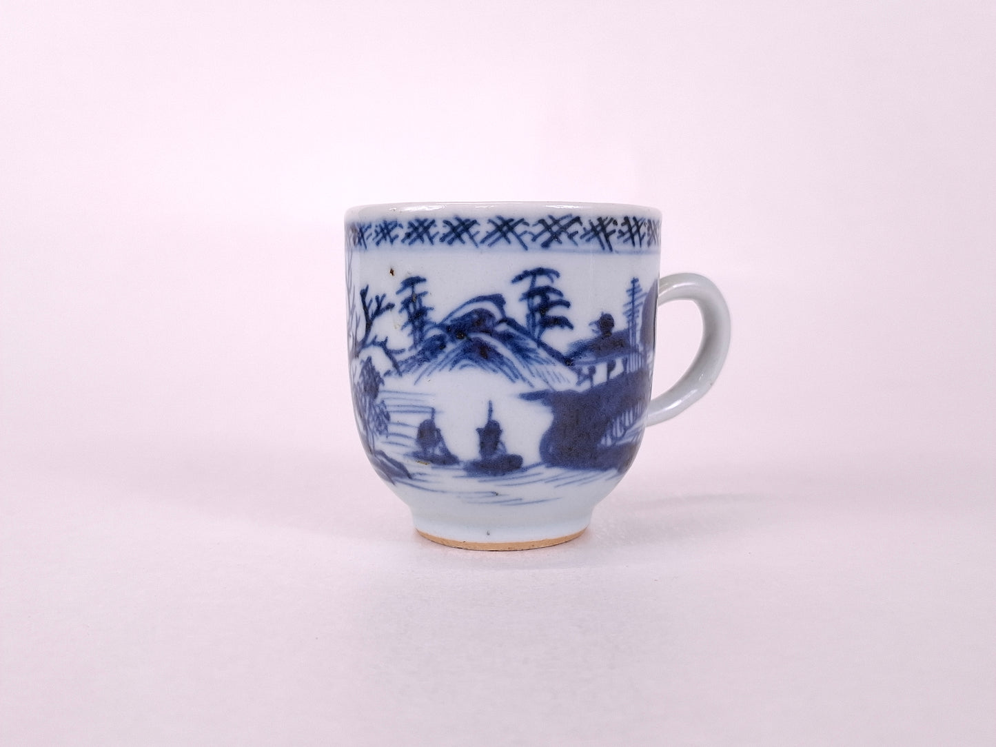 中国古董茶杯，饰有山水图案 // 青花 - 清朝 - 19世纪