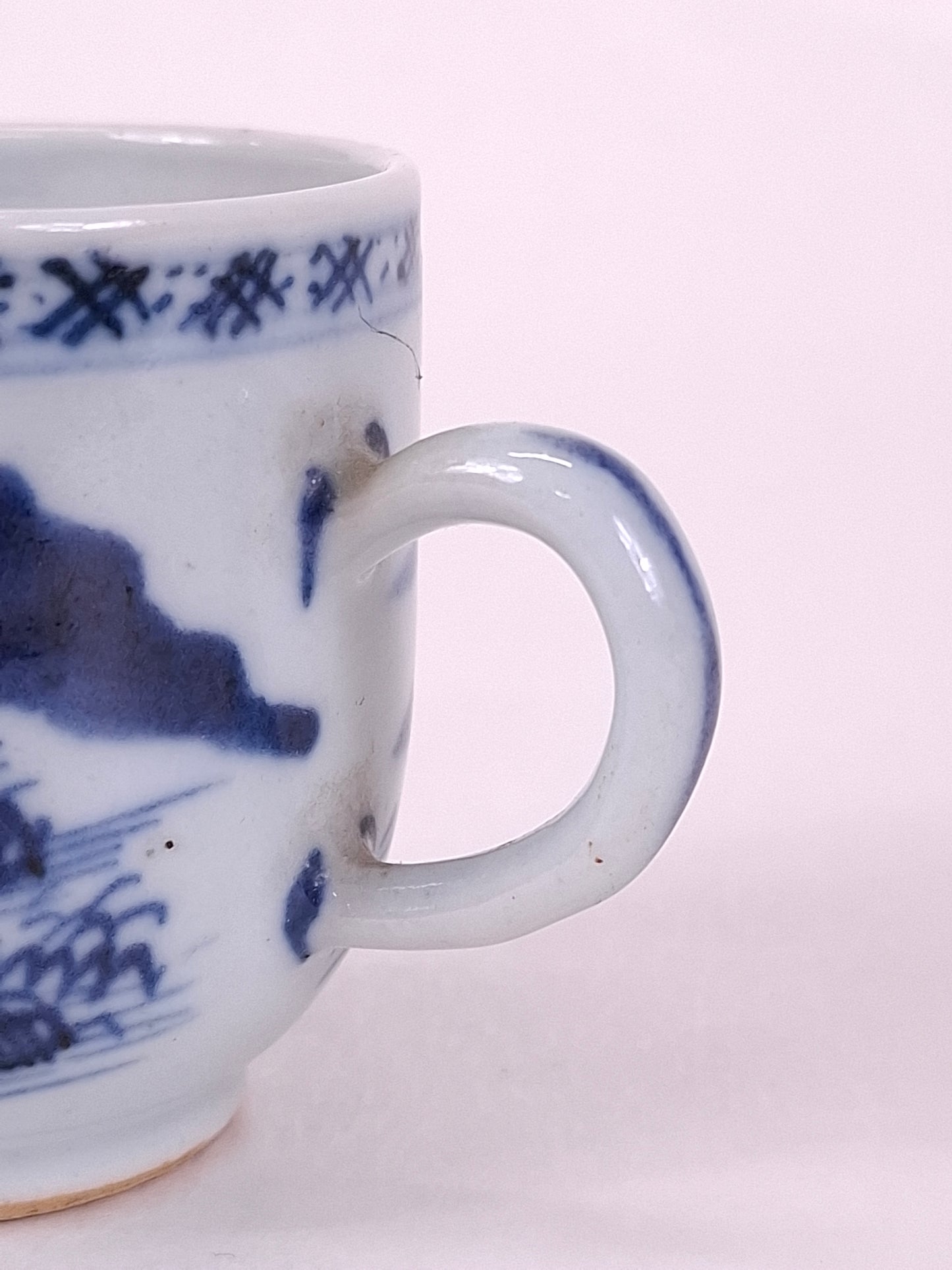 中国古董茶杯，饰有山水图案 // 青花 - 清朝 - 19世纪