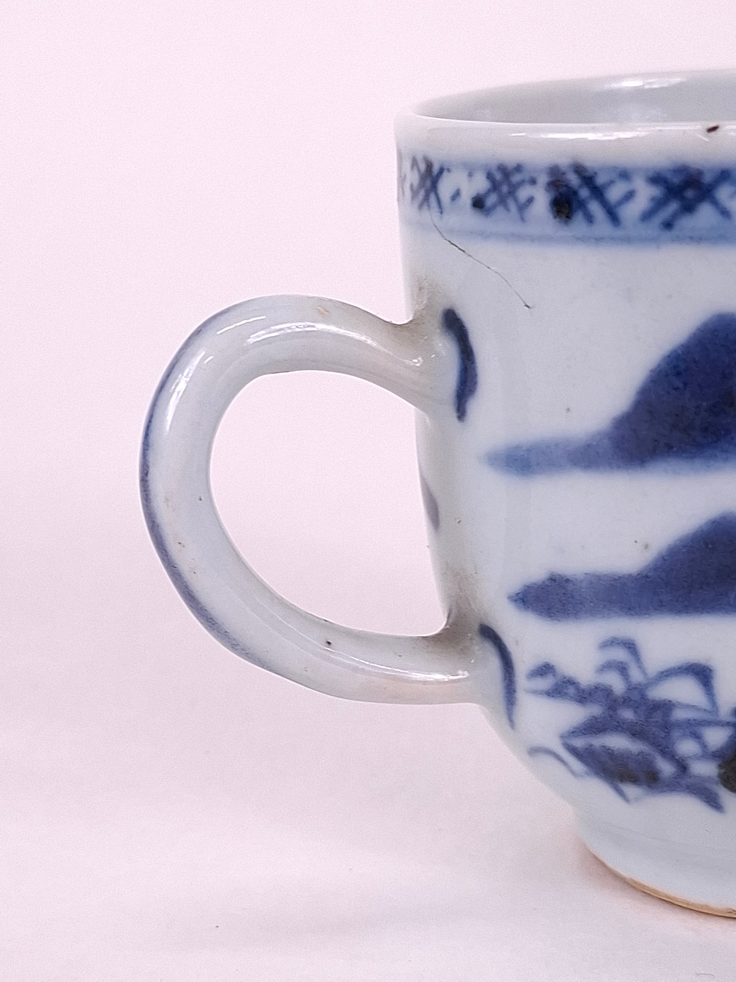中国古董茶杯，饰有山水图案 // 青花 - 清朝 - 19世纪