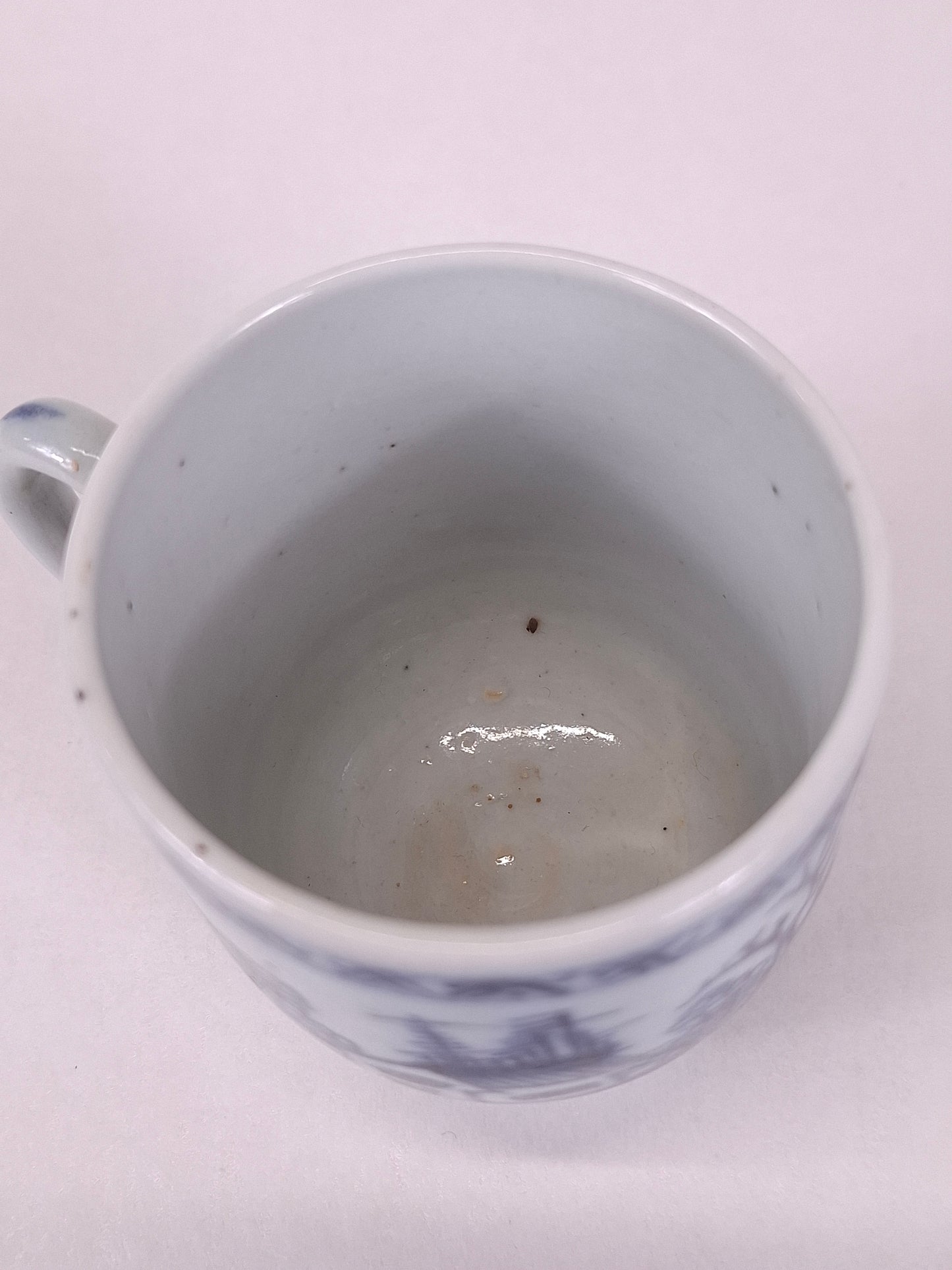 中国古董茶杯，饰有山水图案 // 青花 - 清朝 - 19世纪