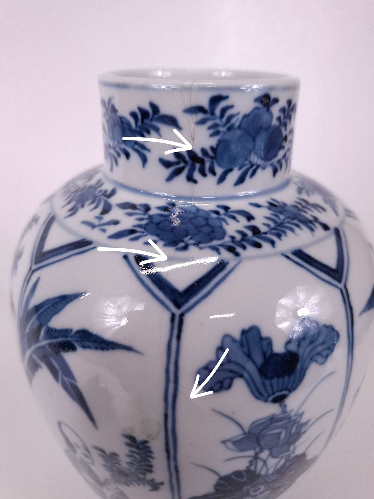 大型珍稀中式带盖花瓶，饰有“长伊丽莎白”纹饰 // 清朝 - 康熙复兴 - 光绪 - 19世纪